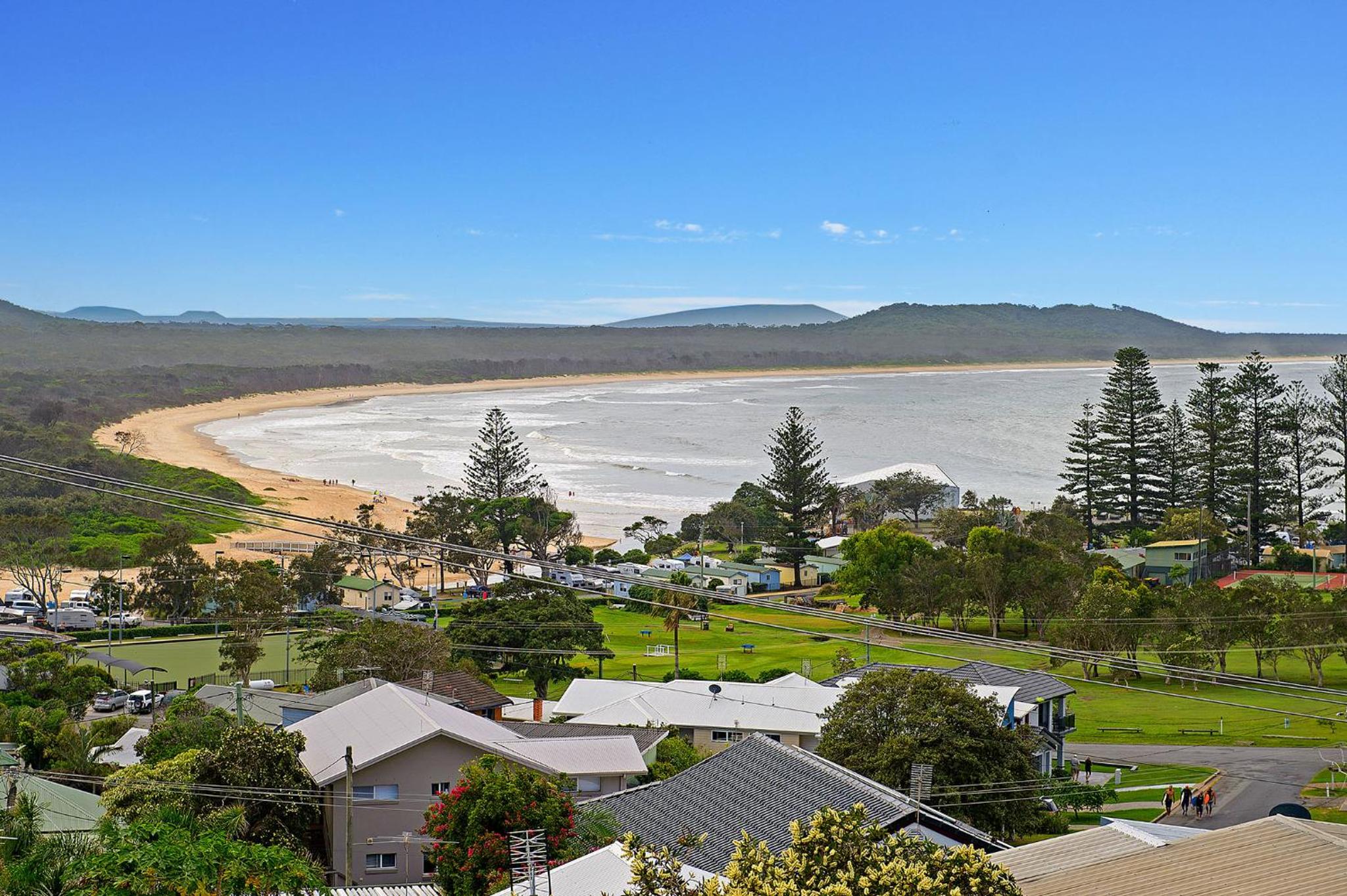 Barrels Beach House, 28 Dulconghi Street