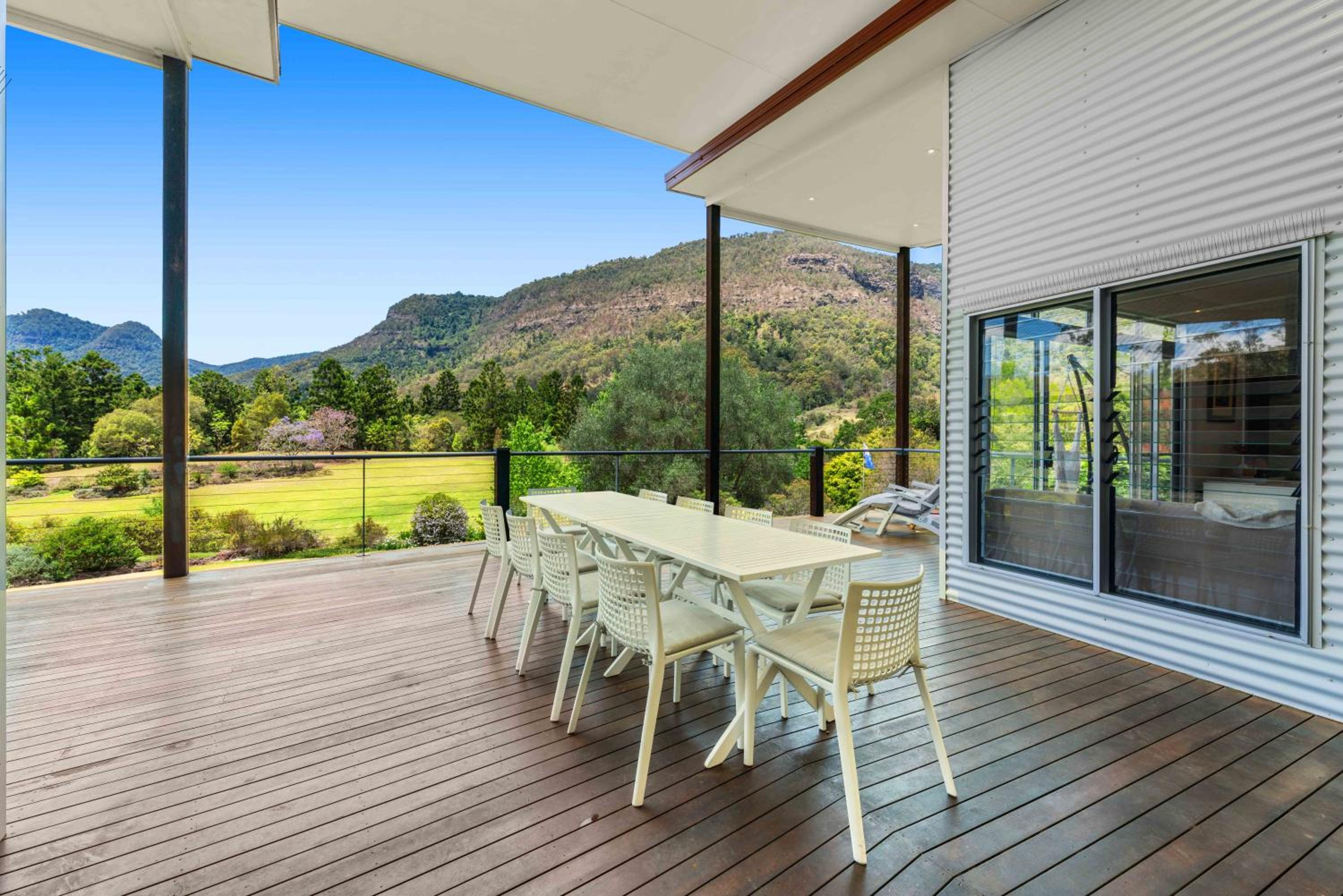 Private luxury in the mountains with running creek