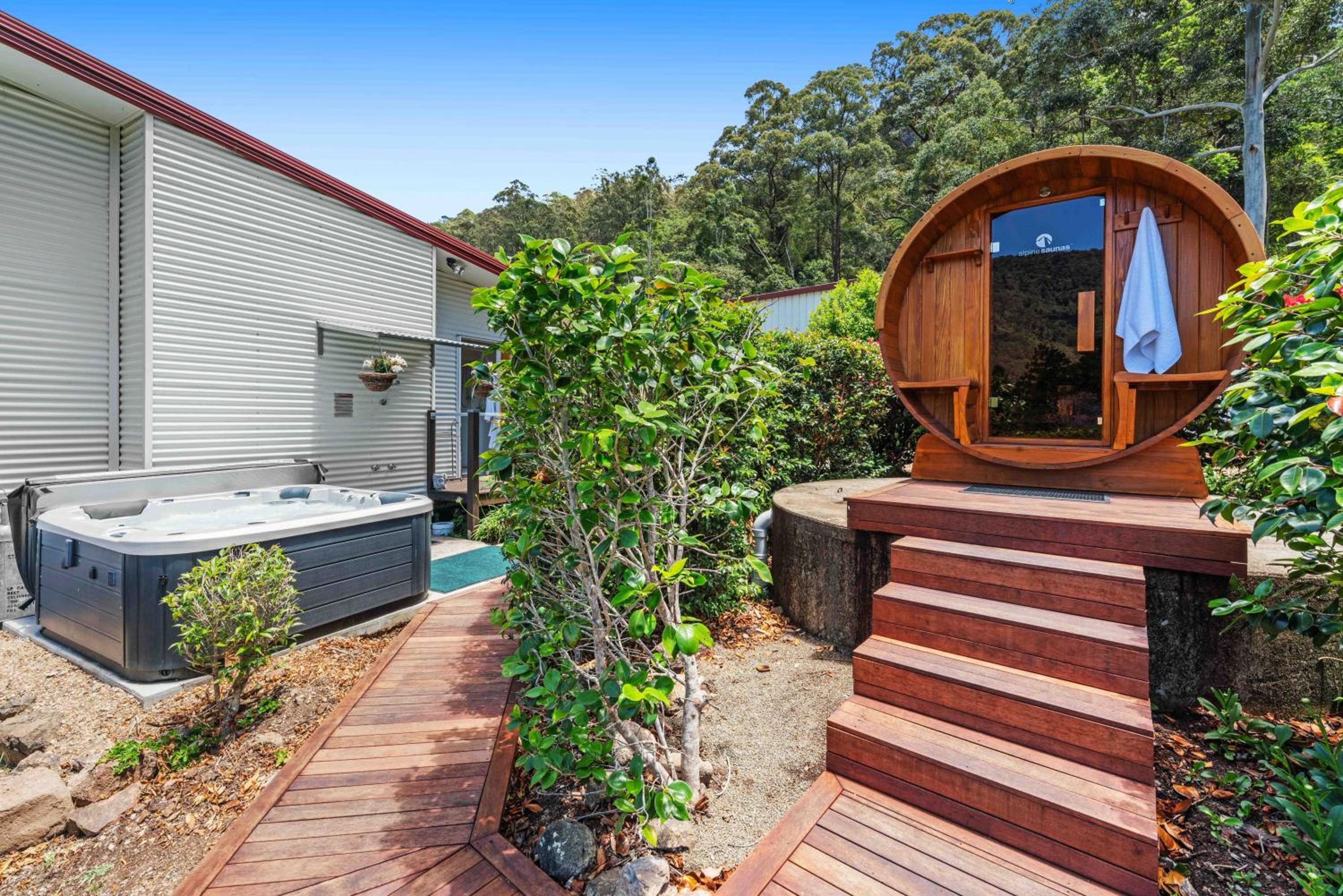 Private luxury in the mountains with running creek