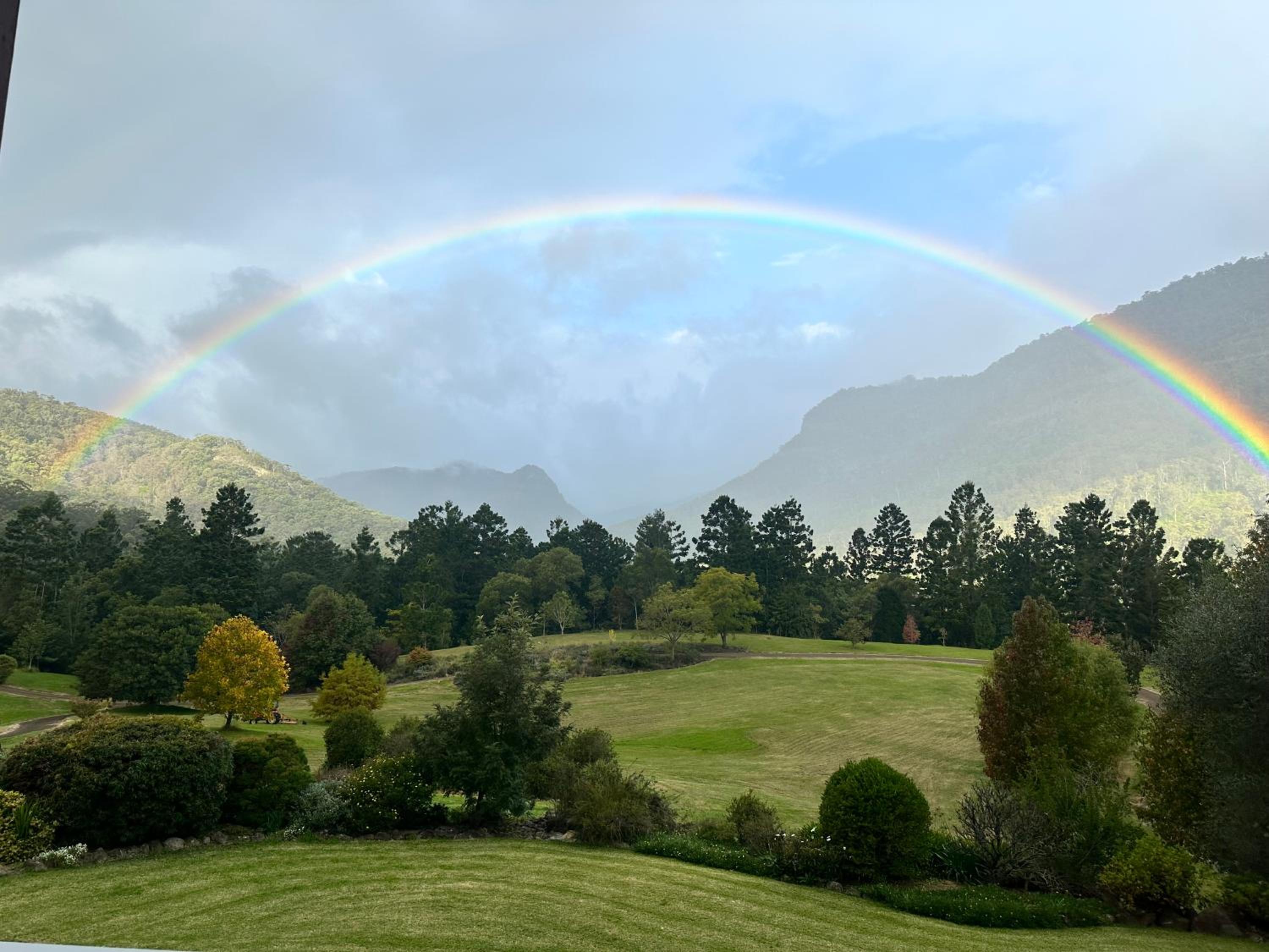 Private luxury in the mountains with running creek
