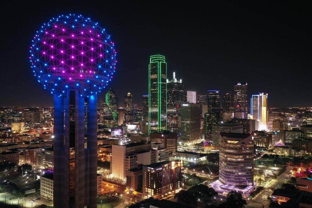 Luxury 4BR Dallas Home Game Room Fire Pit Gym view 5