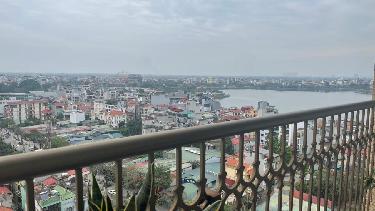 iHome Luxury Apartment in D'eldorado tower