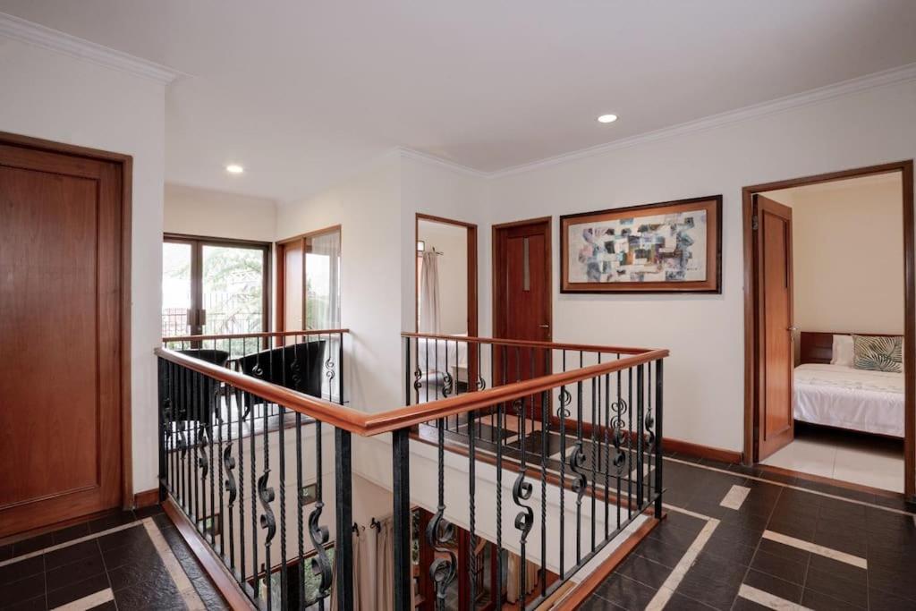 Pasteur Beautiful Luxury Home view 4