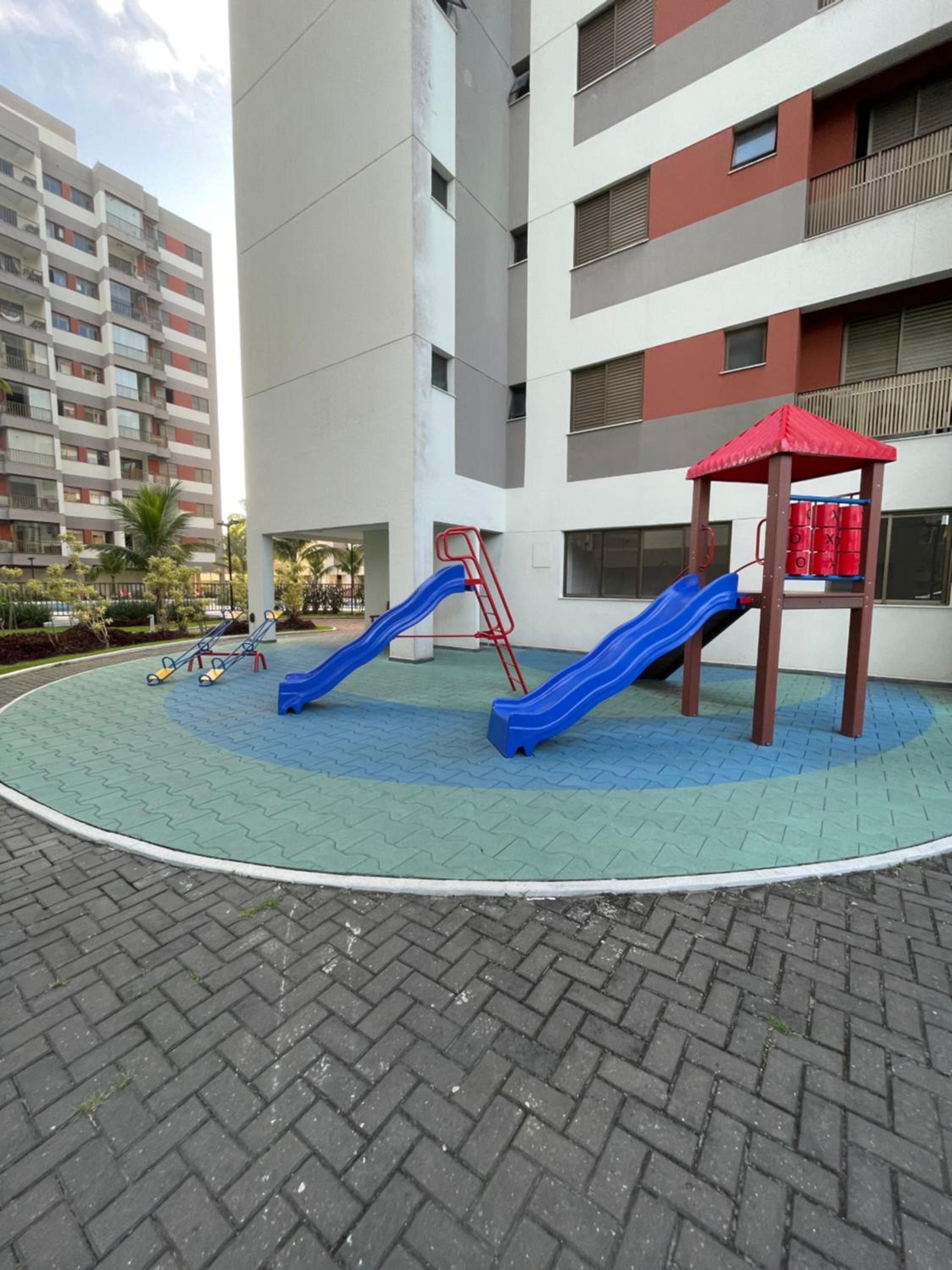 Apartamento no 9° andar com piscina
