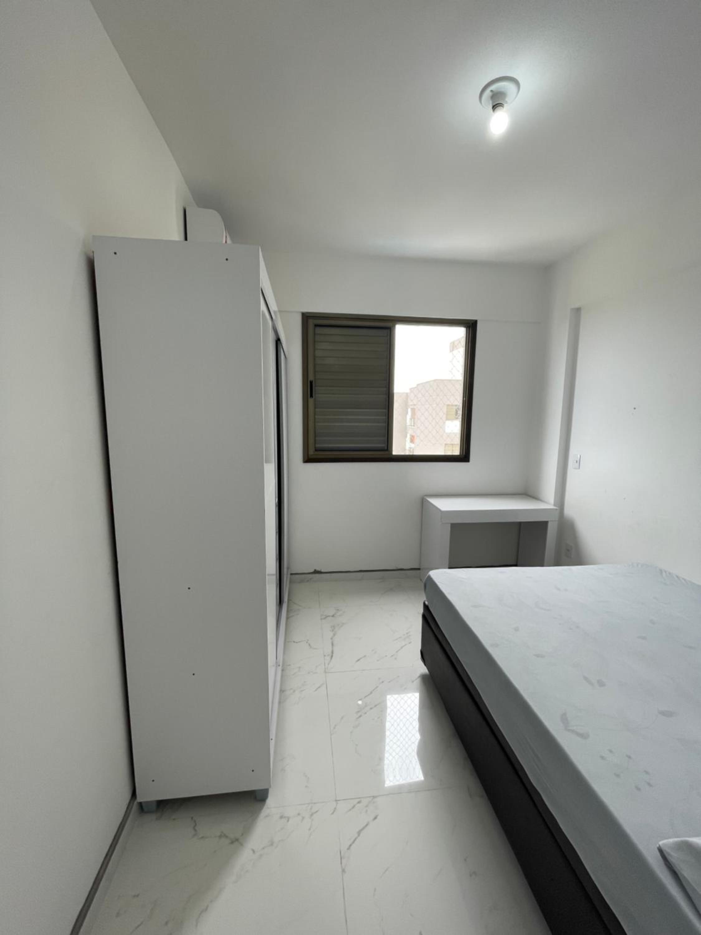 Apartamento no 9° andar com piscina