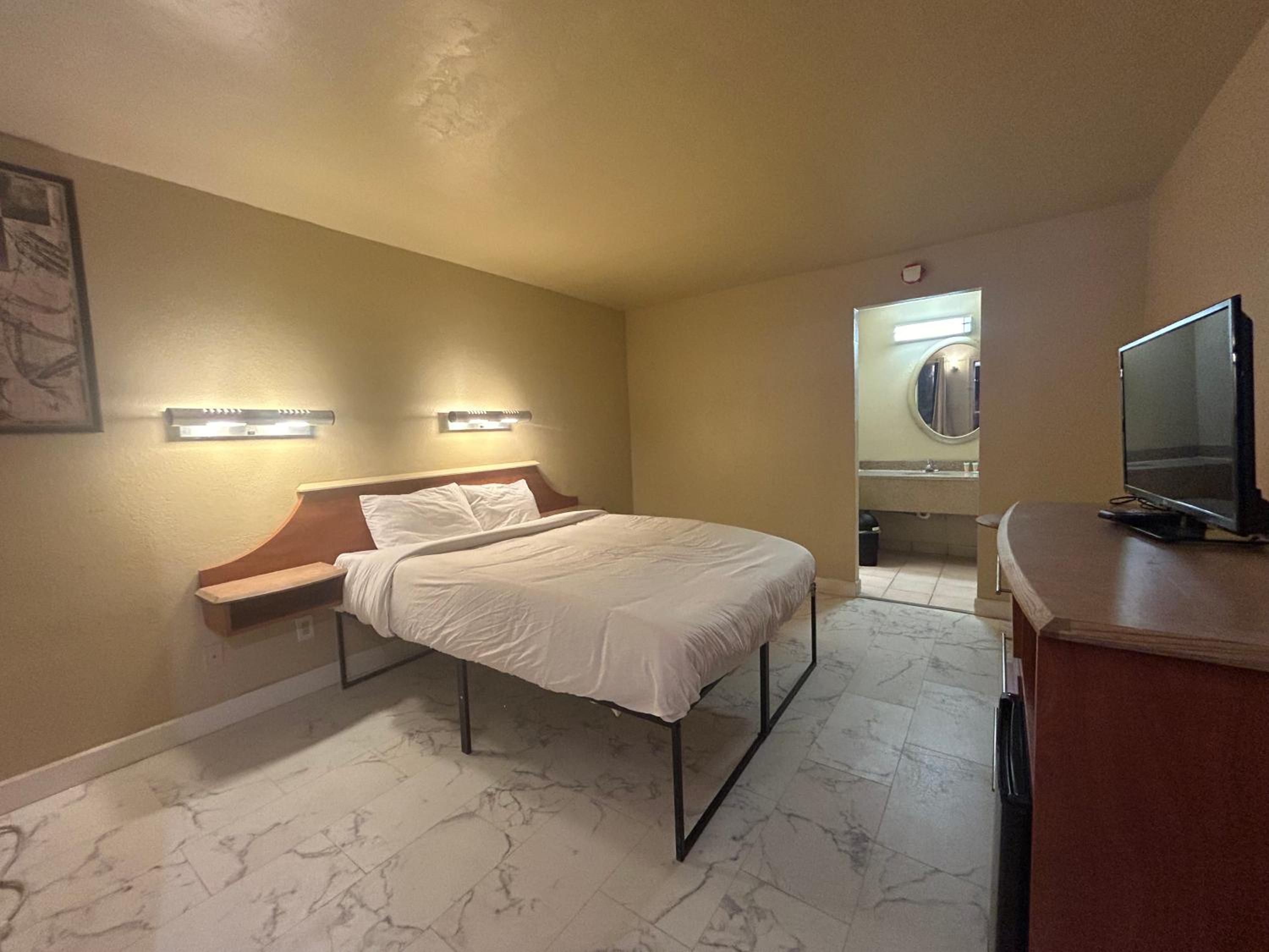 Casa Grande Vacations - Happy Smart Inn I-10 Eloy and Casa Grande - Property Image 3