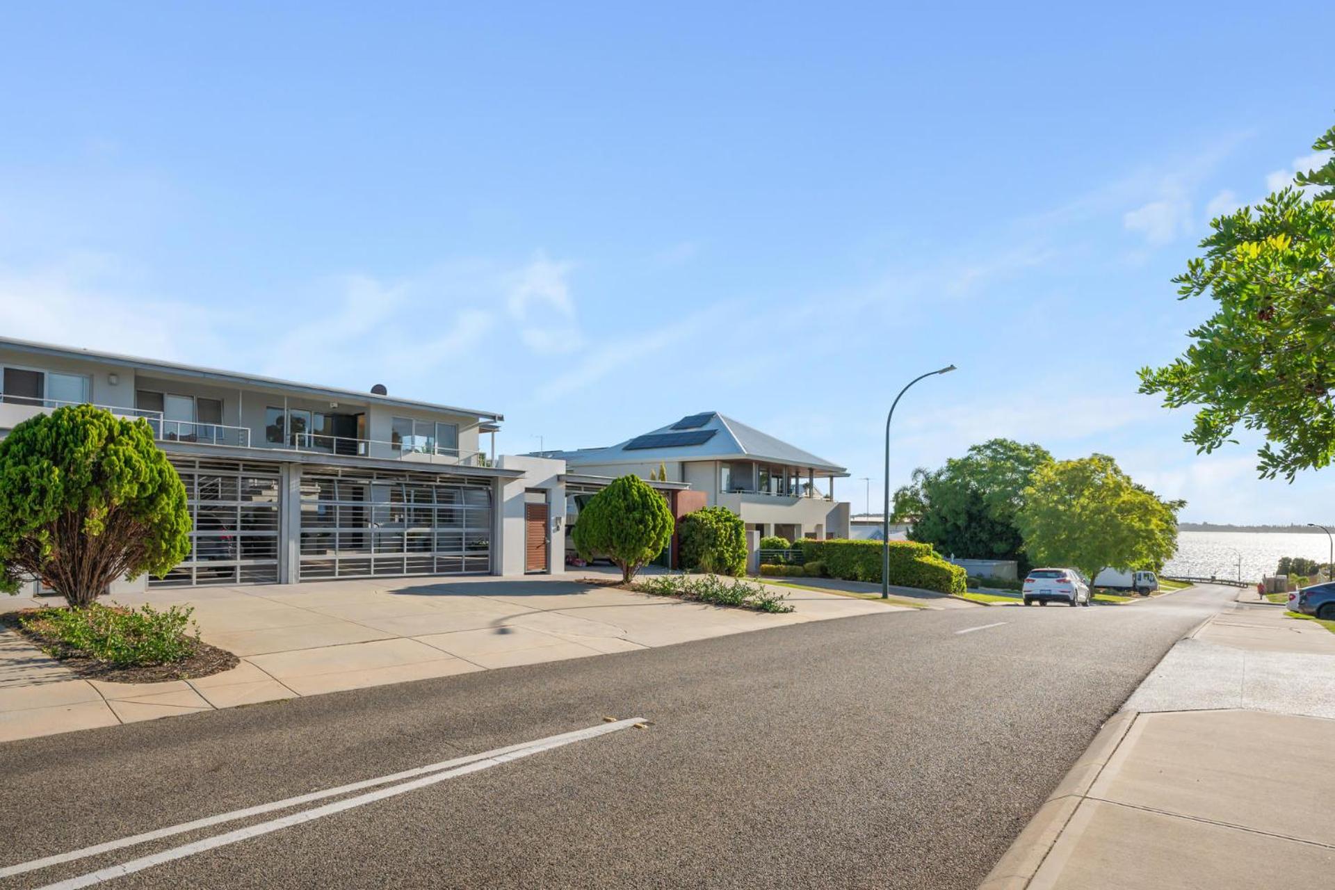 Applecross Riverside Apt view 3