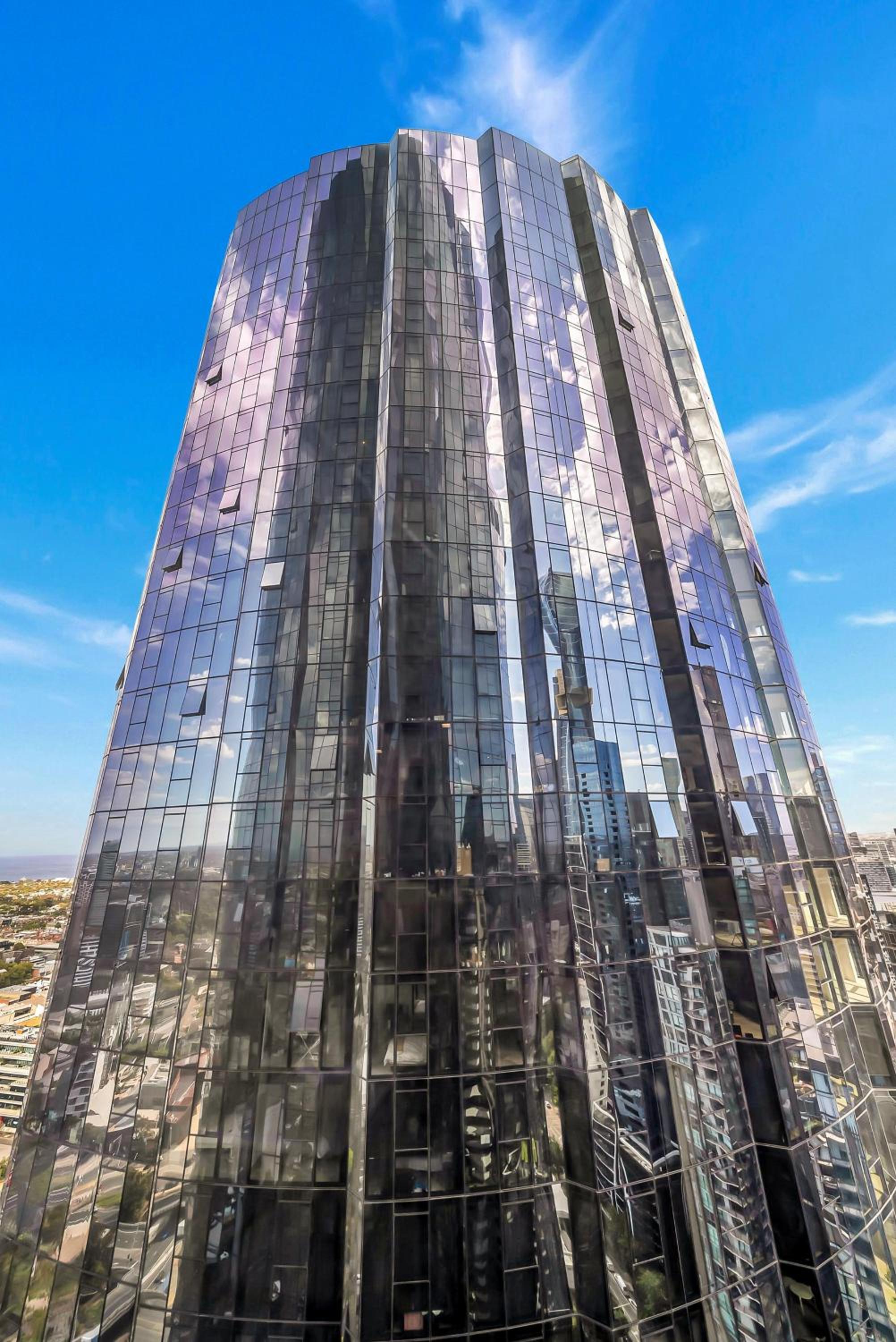Melbourne Square Apartments
