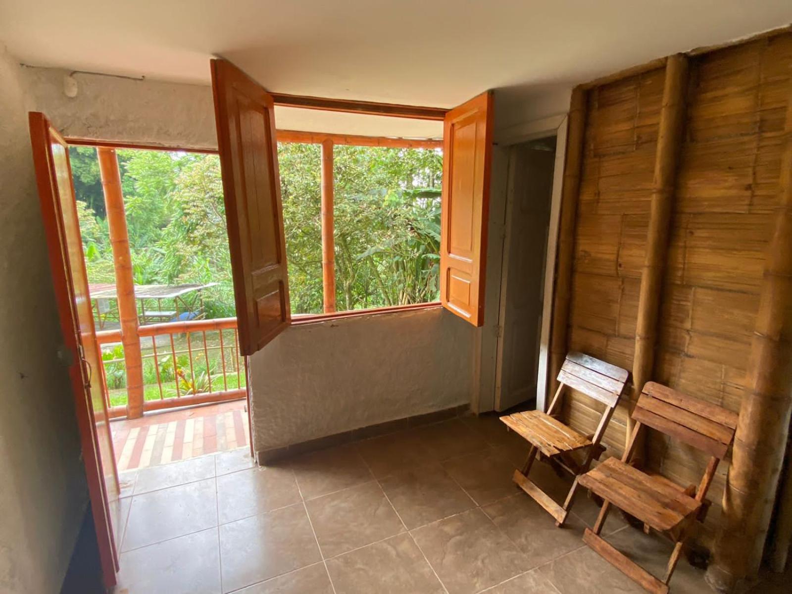 Cabaña rural con piscina