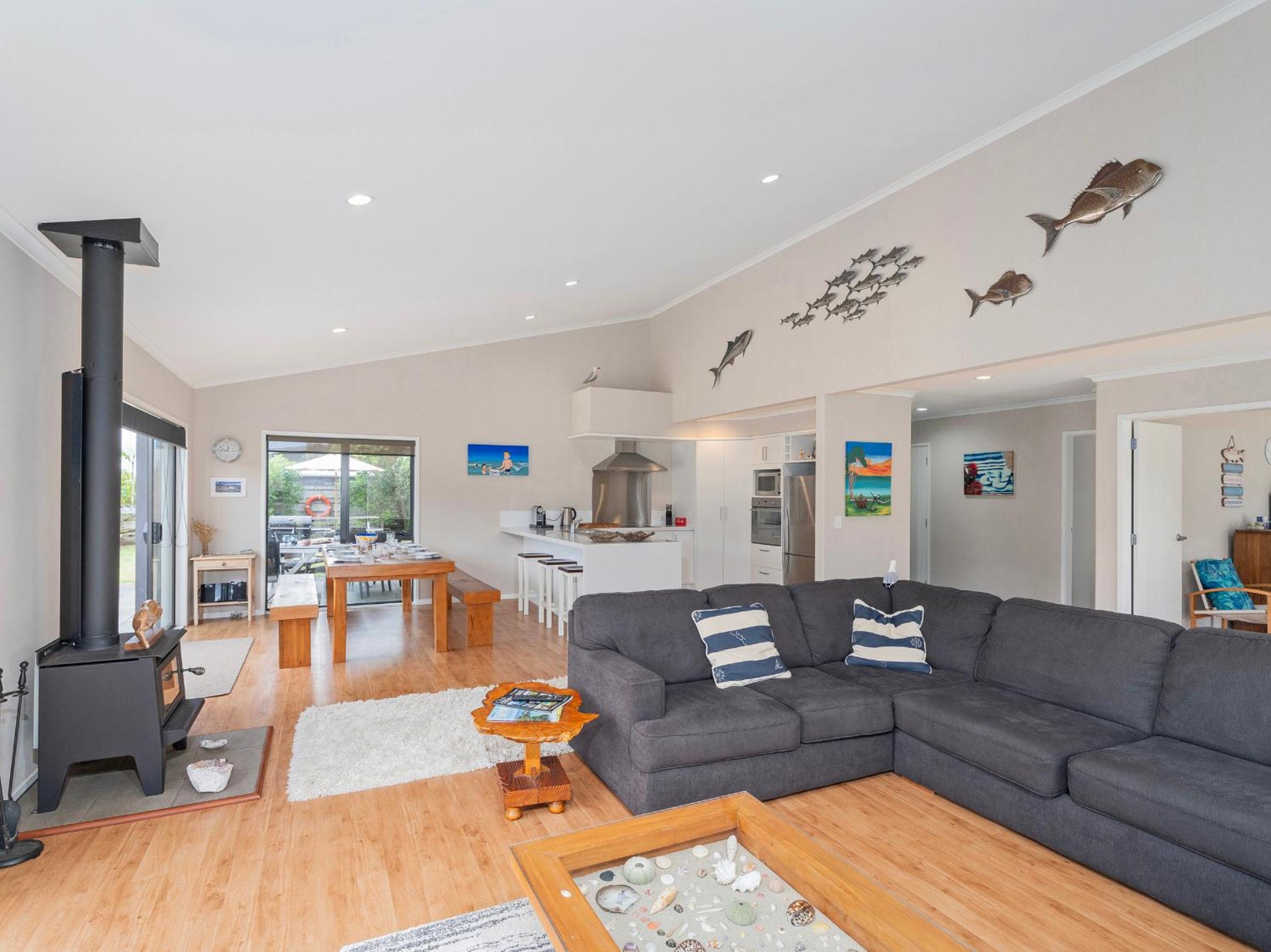 Sun Seekers Lookout - Whitianga Holiday Home view 5