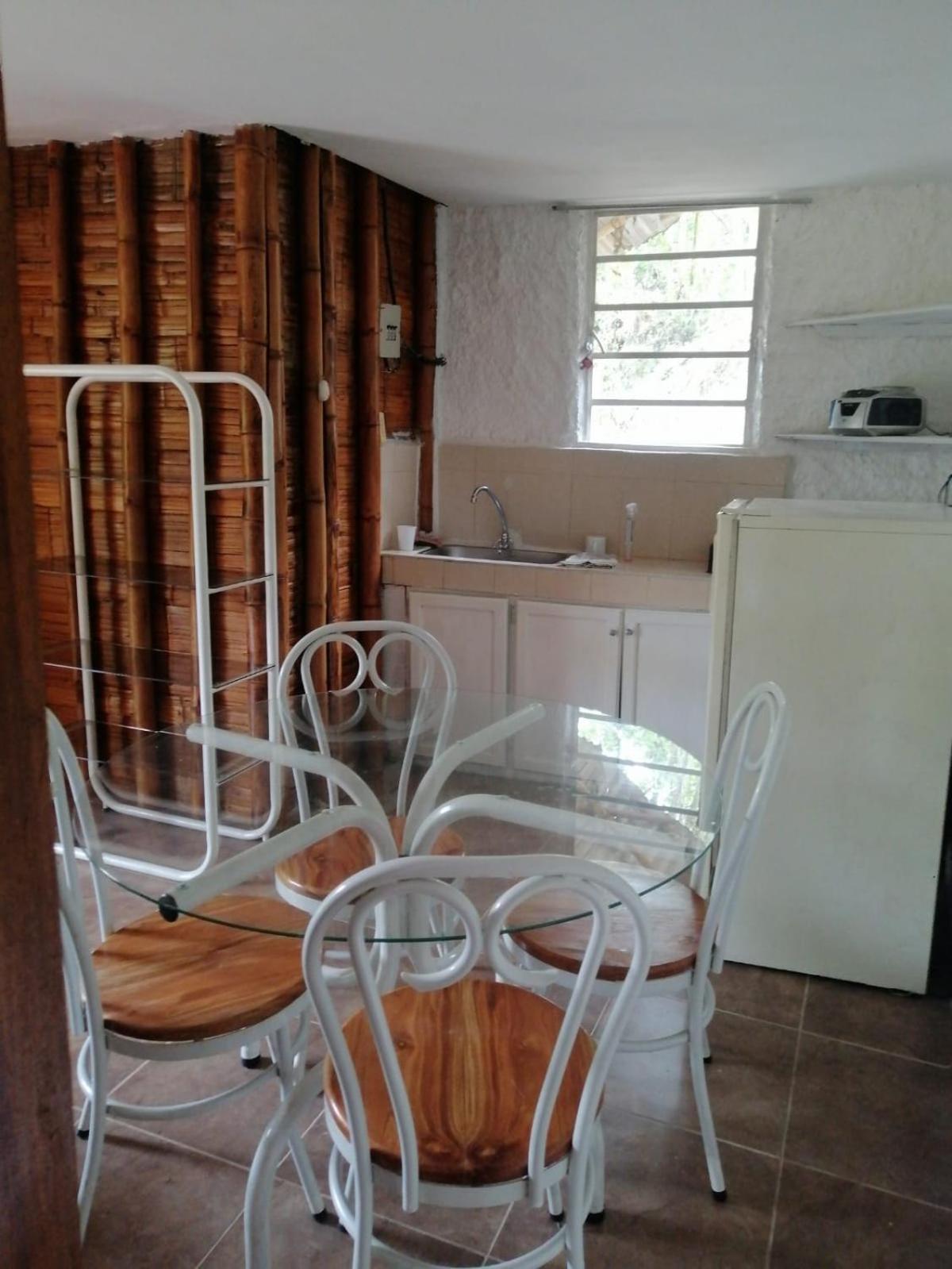 Cabaña rural con piscina