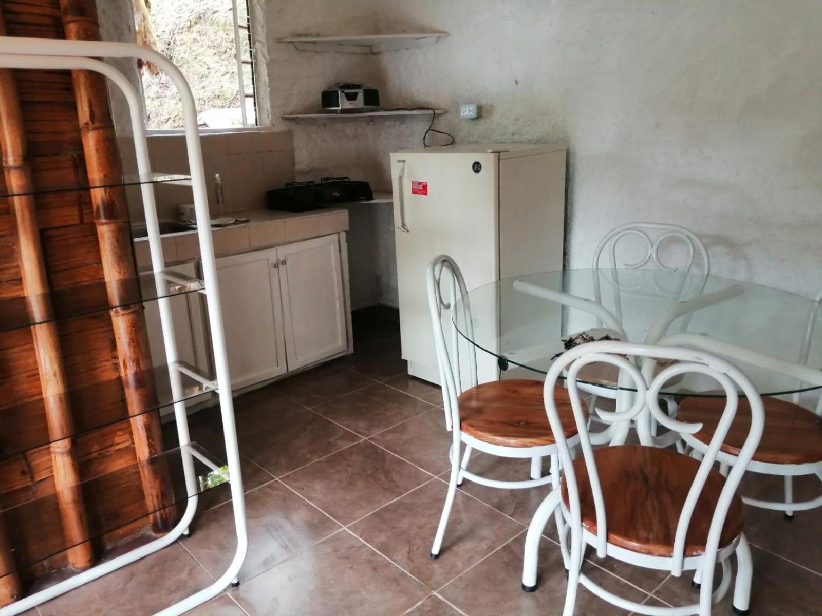 Cabaña rural con piscina