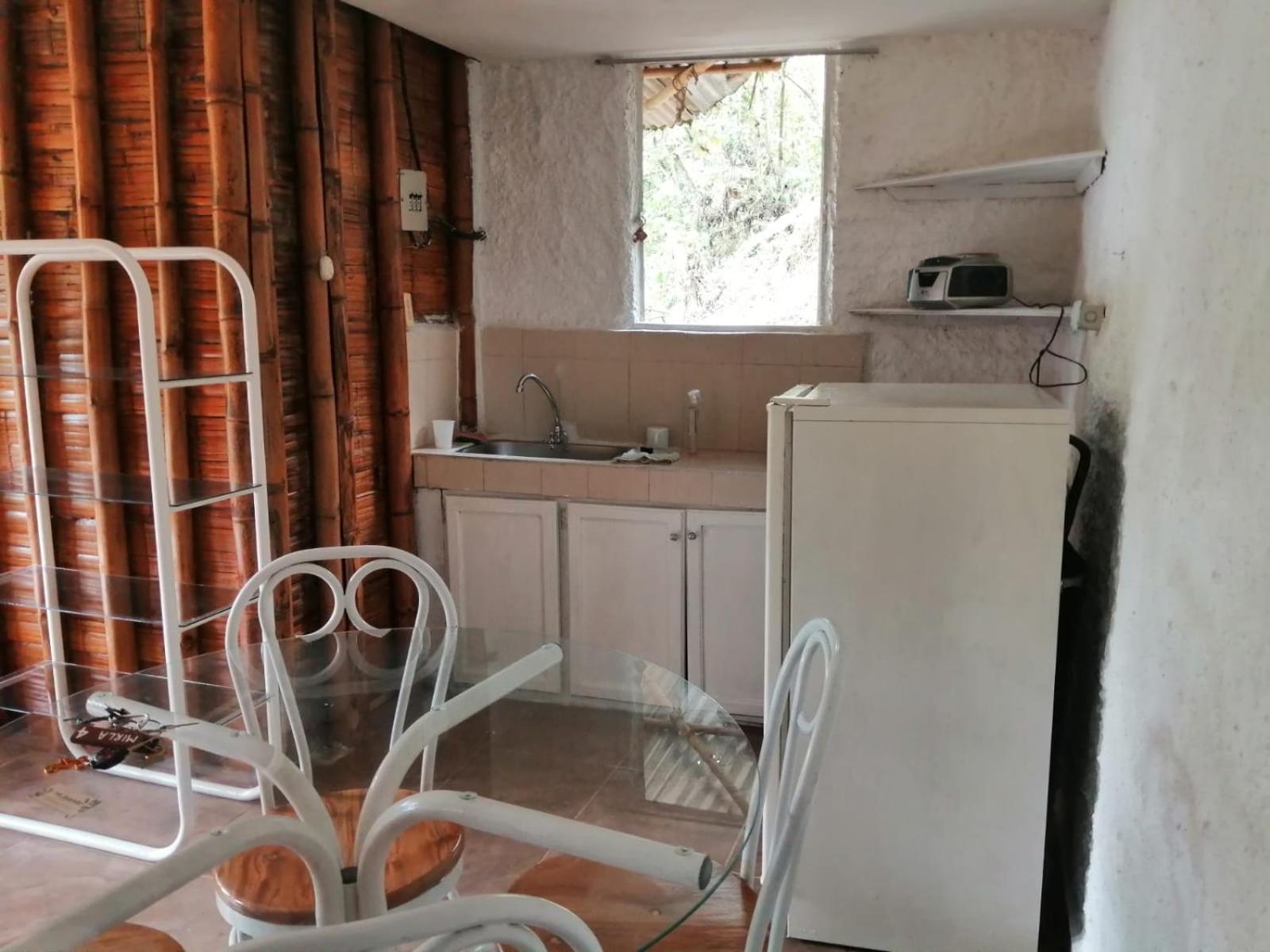 Cabaña rural con piscina