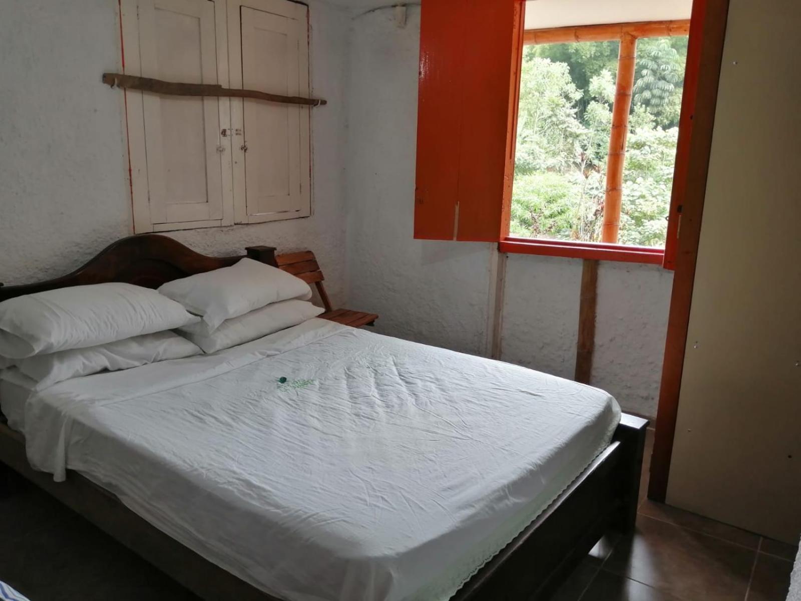 Cabaña rural con piscina