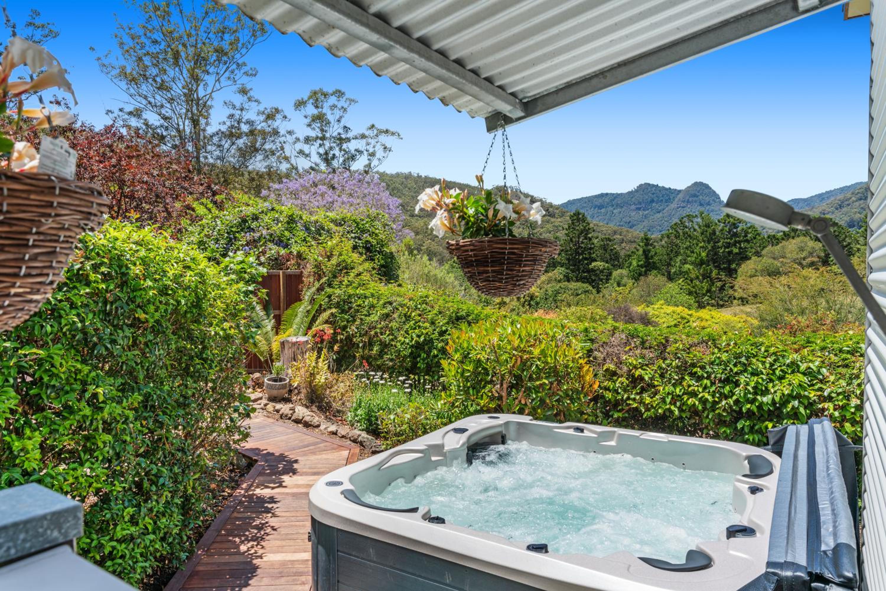 Private luxury in the mountains with running creek