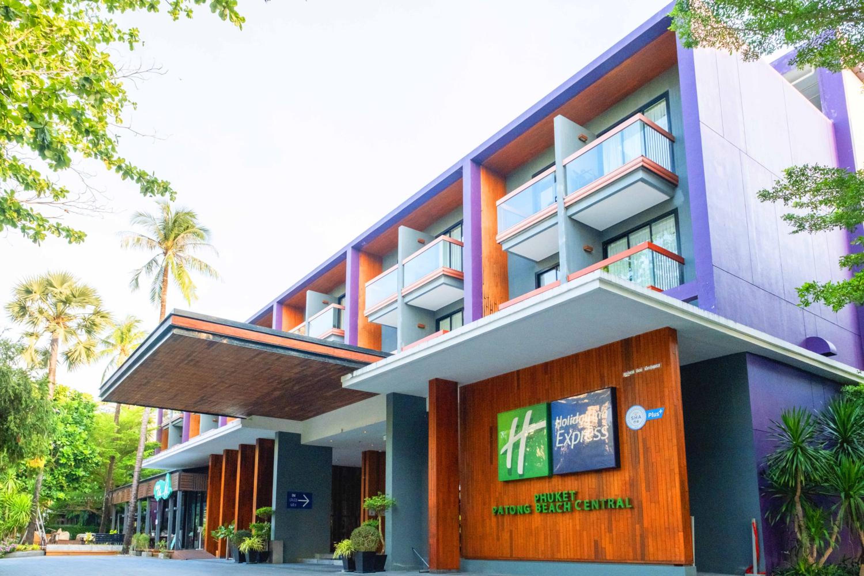 Holiday Inn Express Phuket Patong Beach Central by IHG