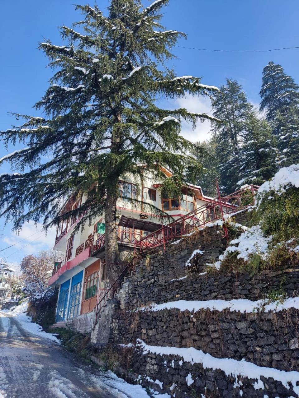 TSUKIMI Homestay, Naggar, Manali