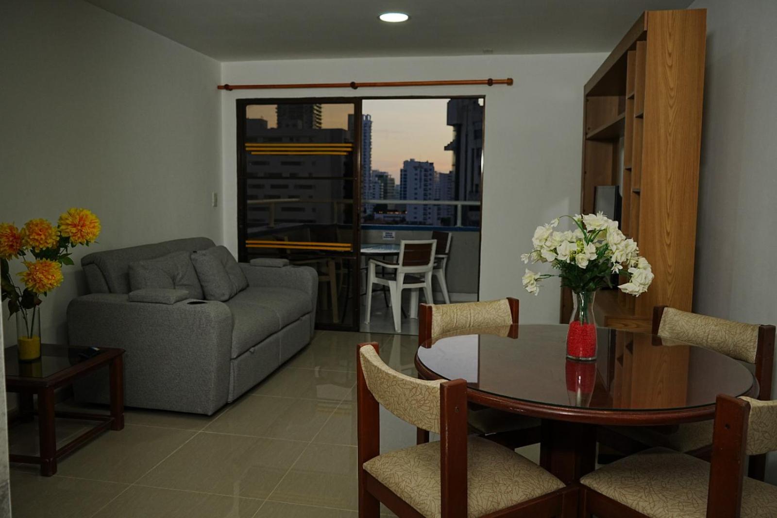 Frente al mar, Boca grande APT1105