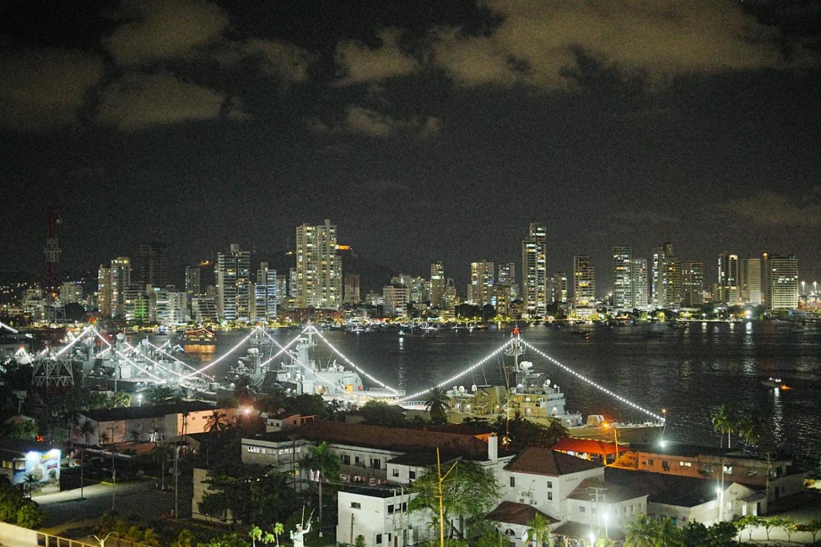 Frente al mar, Boca grande APT1105