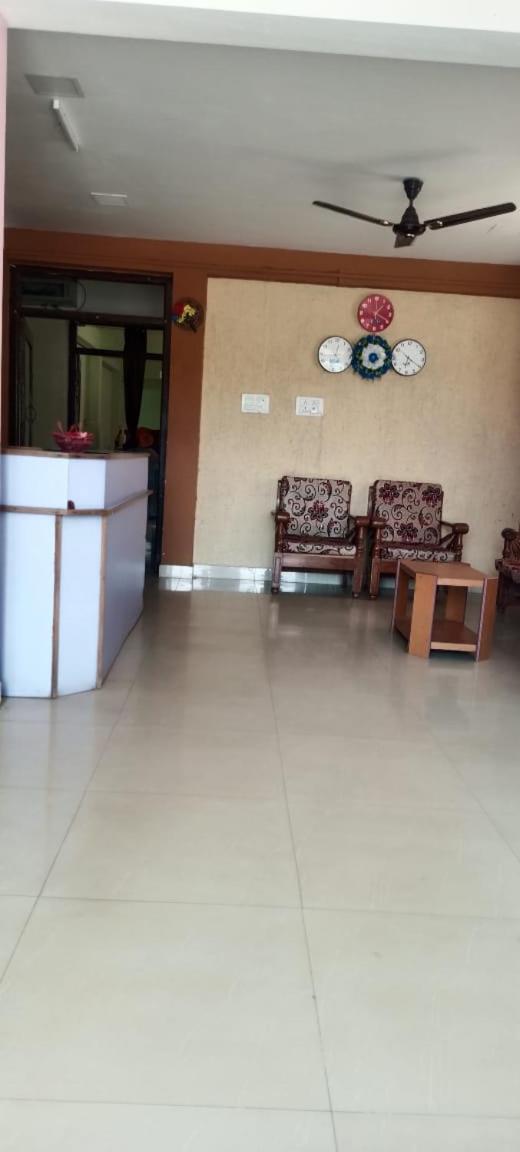 Hotel Aadhitiya