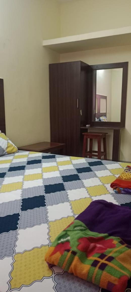 Hotel Aadhitiya