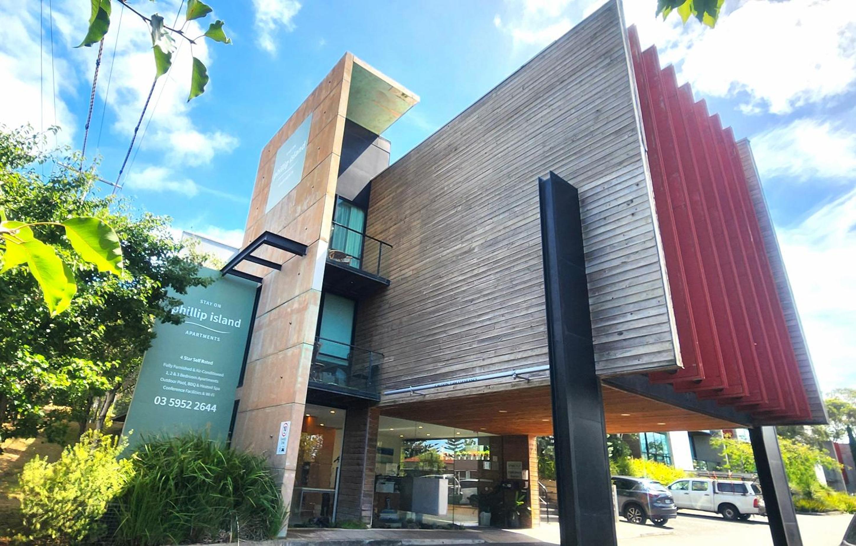 Hotel Phillip Island Apartments - Image 1