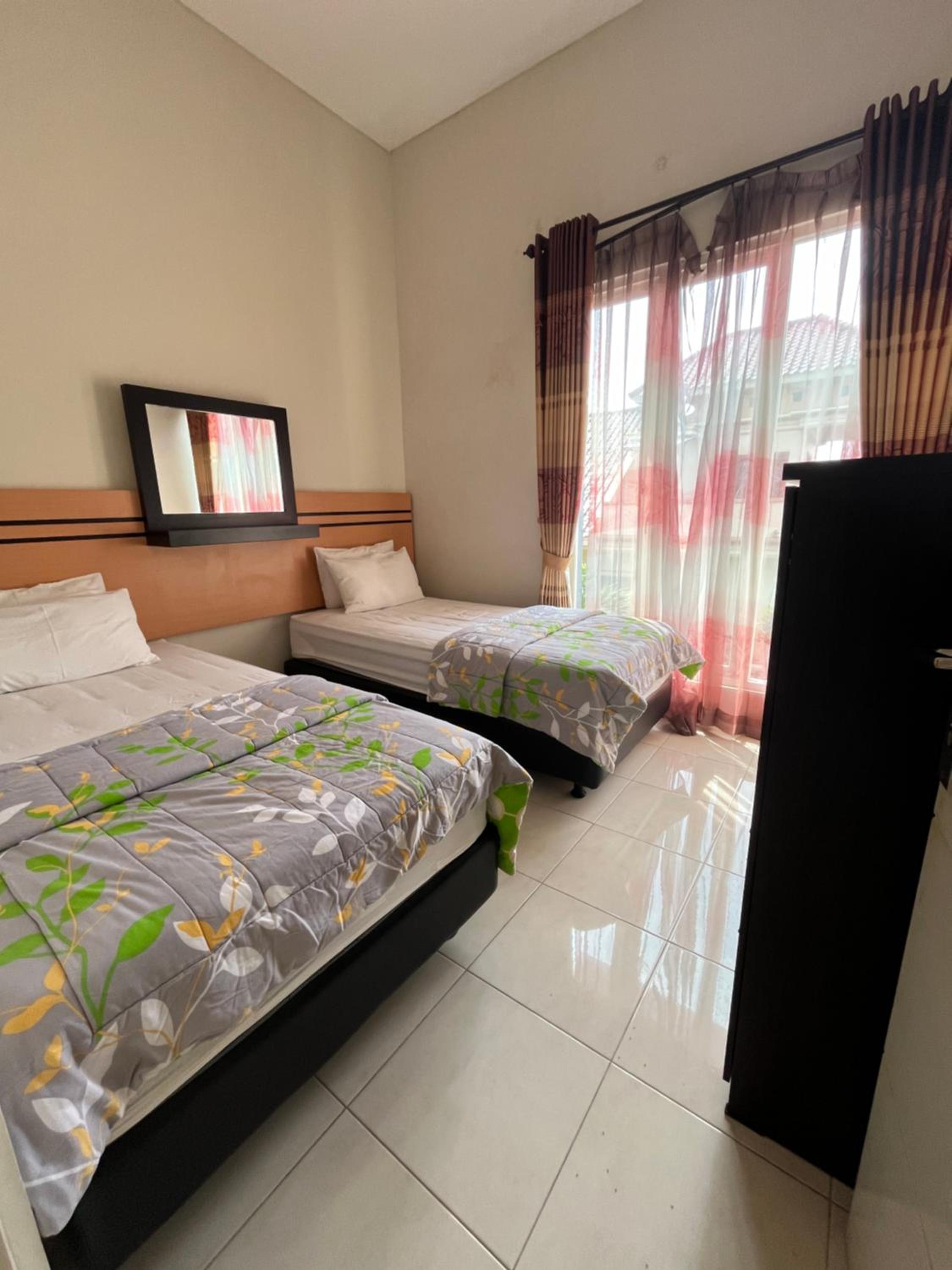 Villa Griya Baru view 3