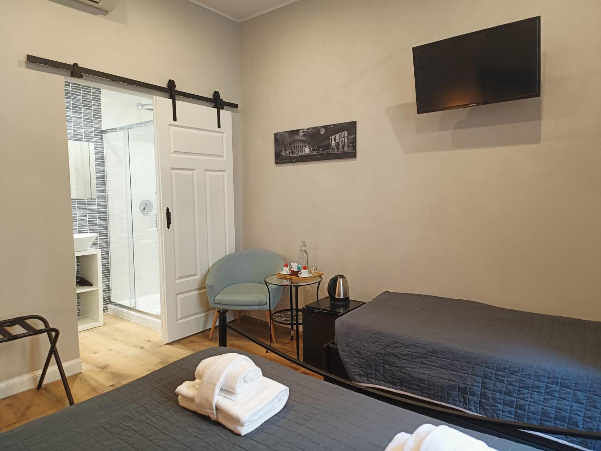 AmoRoma Suite