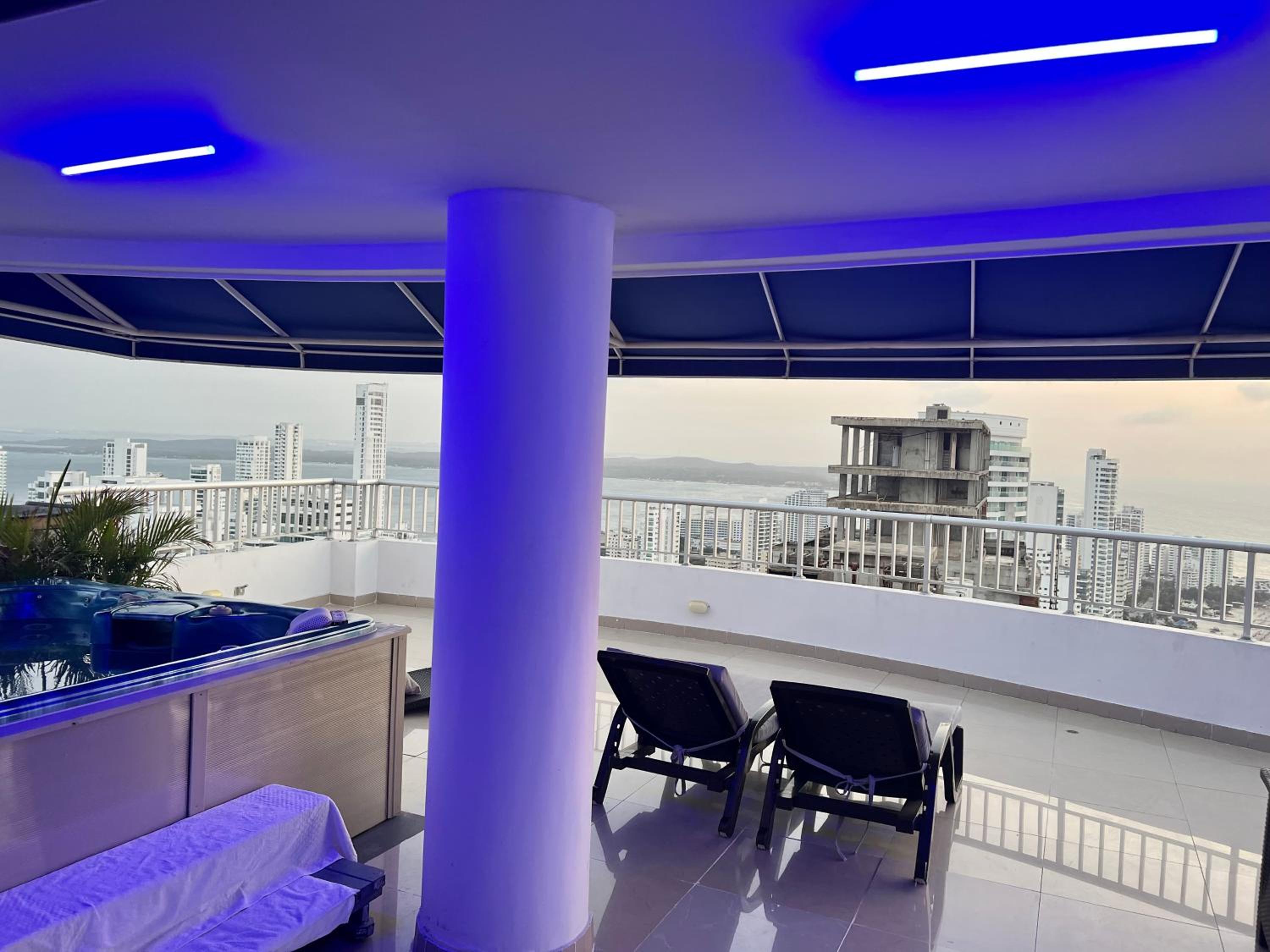 Palmetto Penthouse Deluxe Beautiful view and sunset floor 39