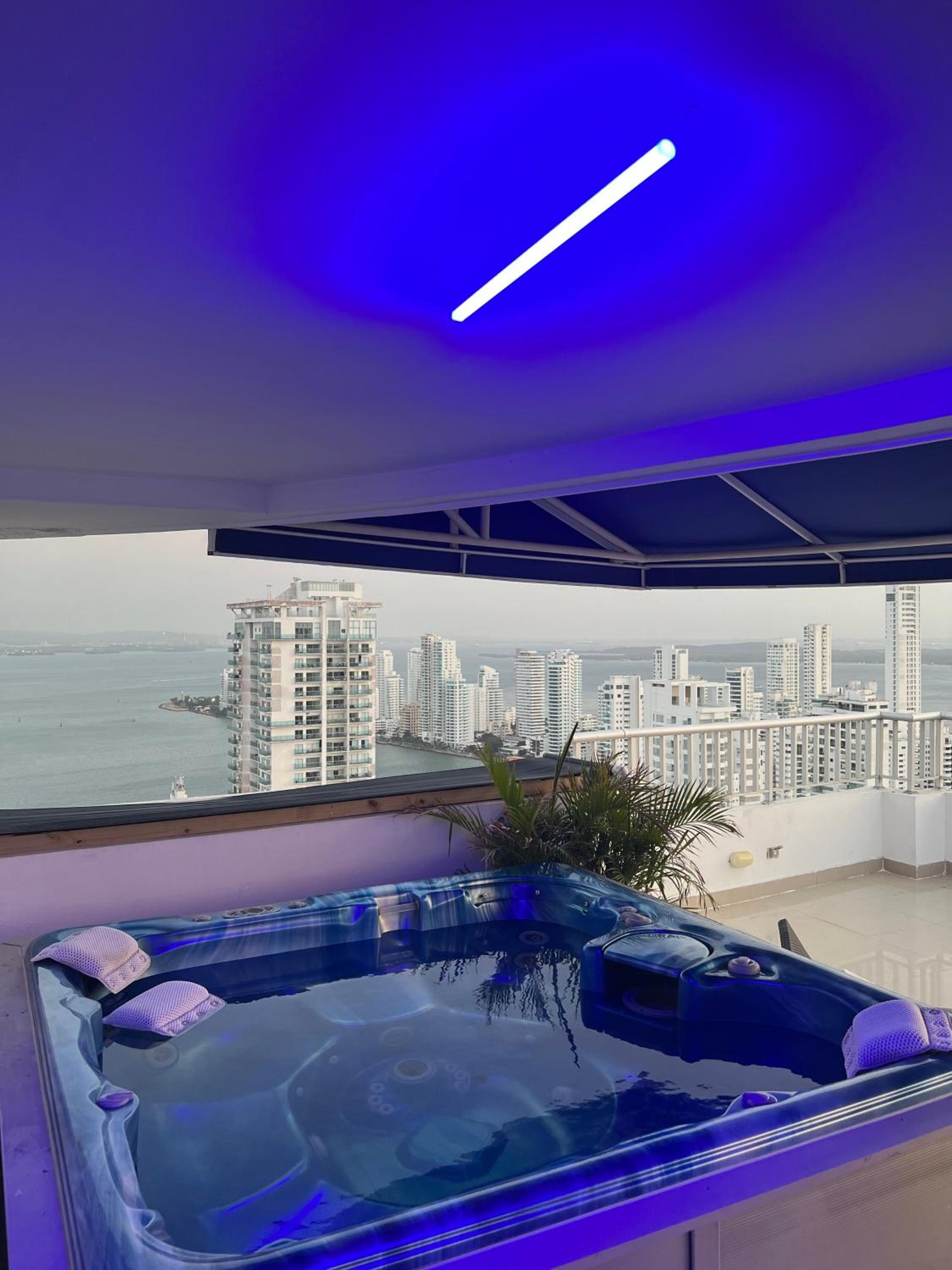 Palmetto Penthouse Deluxe Beautiful view and sunset floor 39