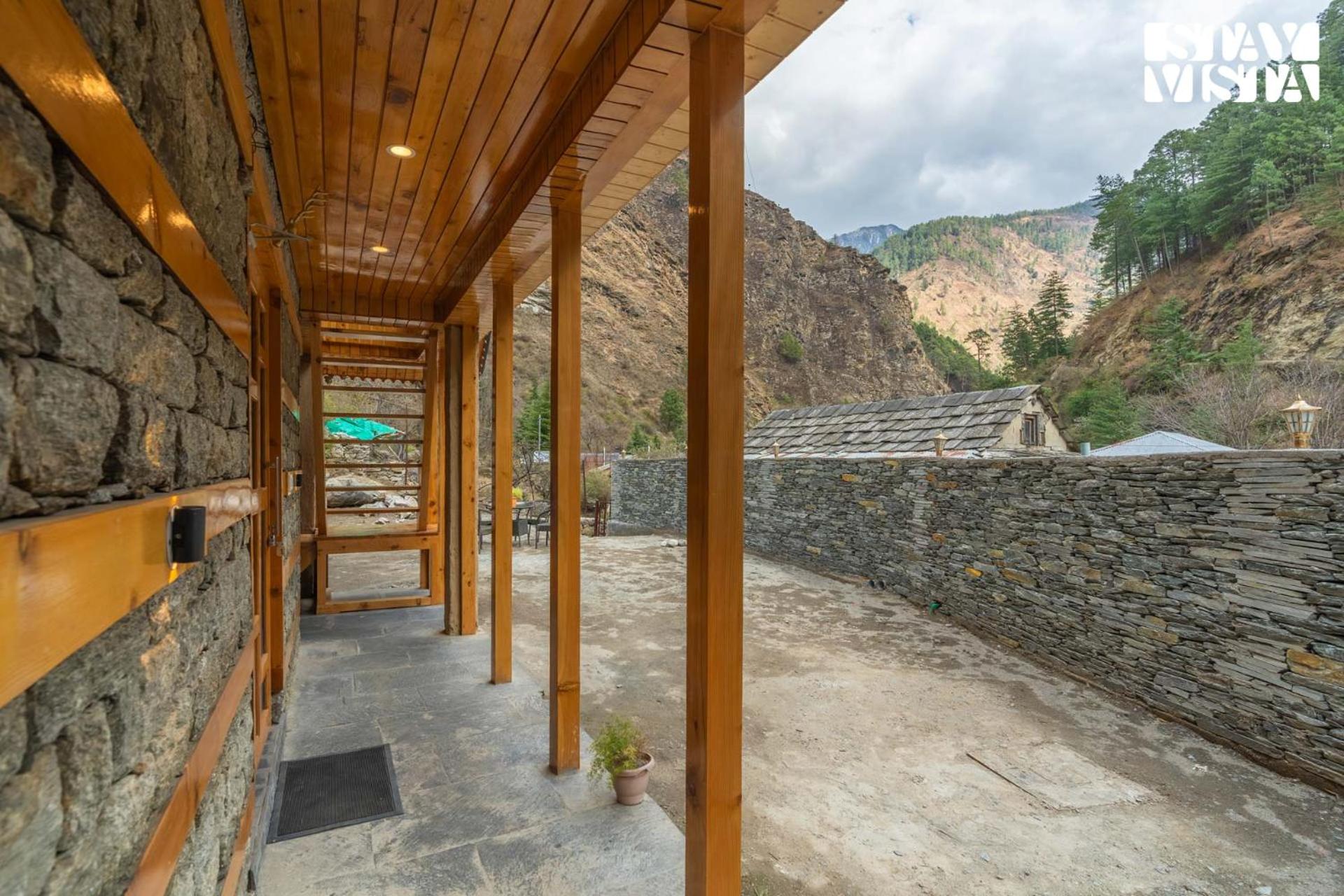 StayVista at Wisteria Whispers with Bonfire & River View