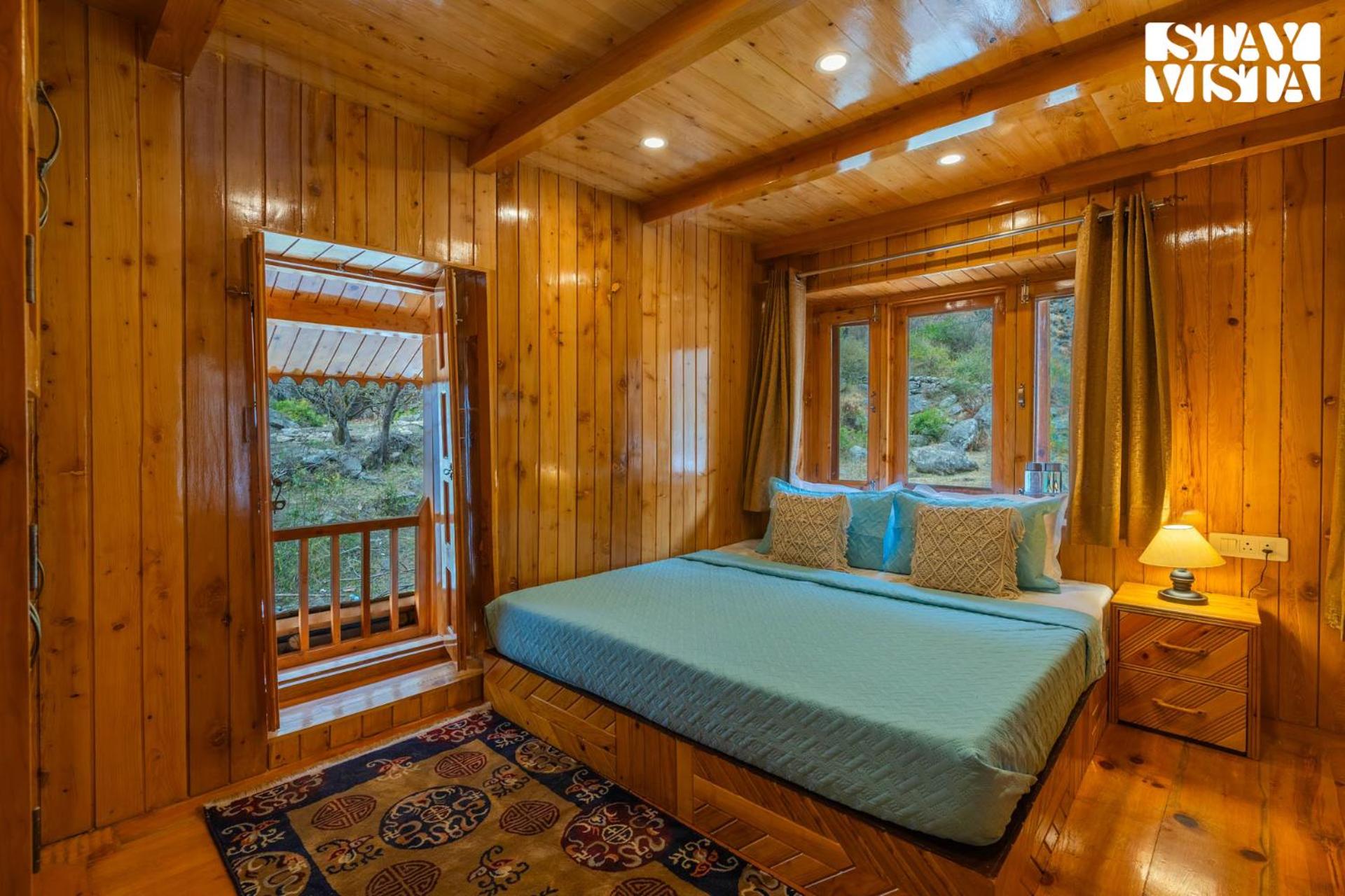 StayVista at Wisteria Whispers with Bonfire & River View
