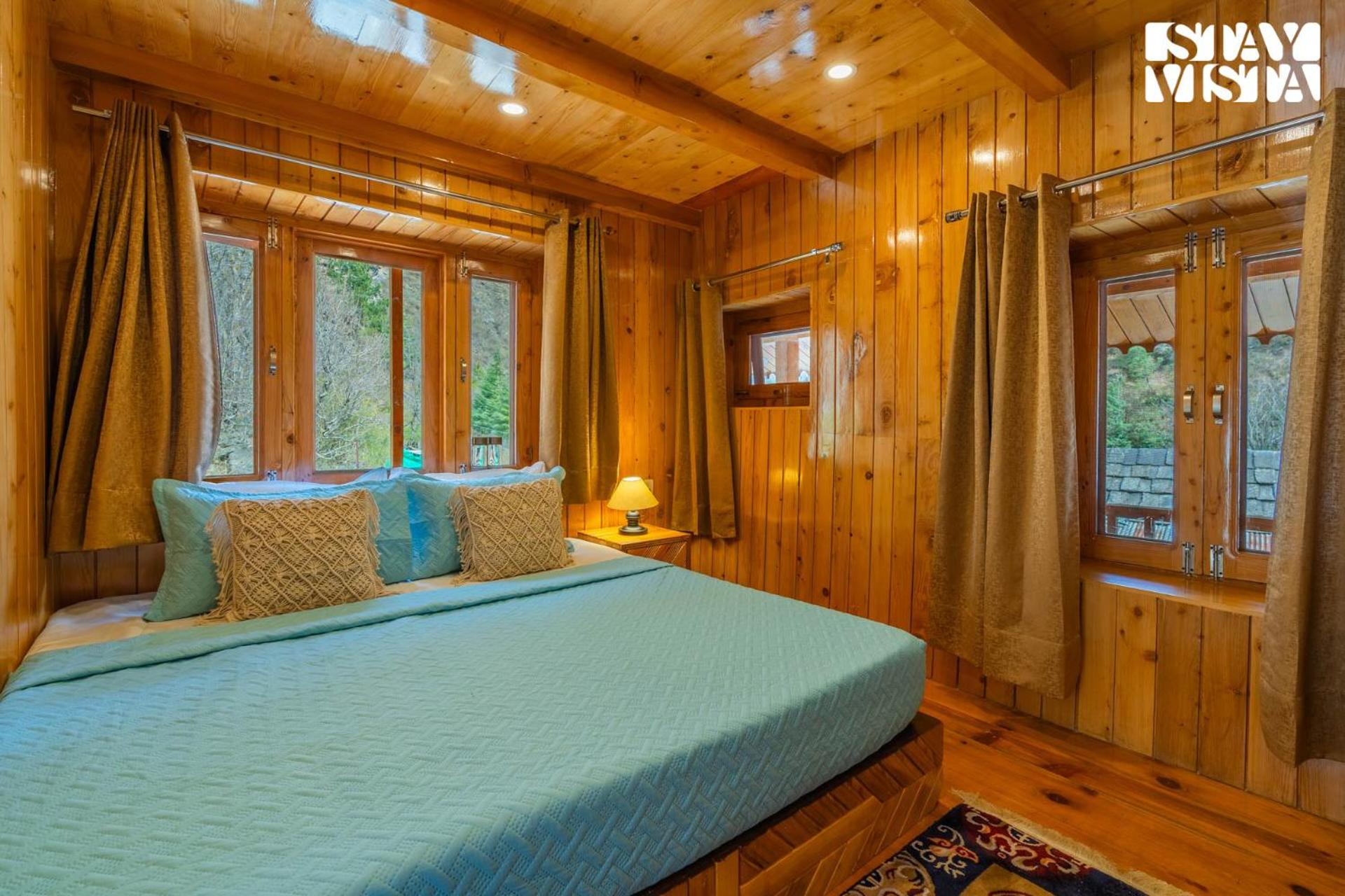 StayVista at Wisteria Whispers with Bonfire & River View