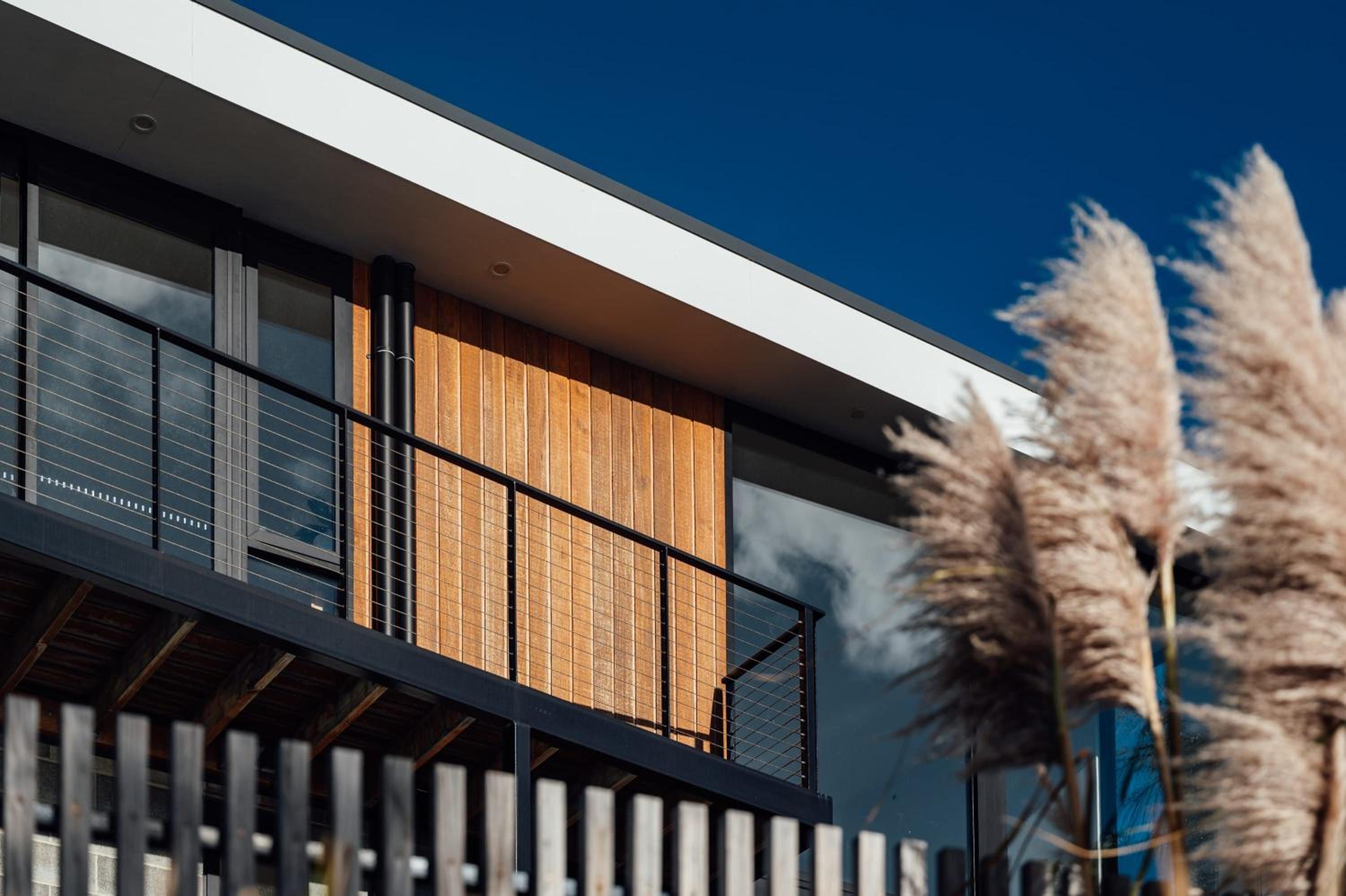 Blessington Beachside Retreat -38km to CBD