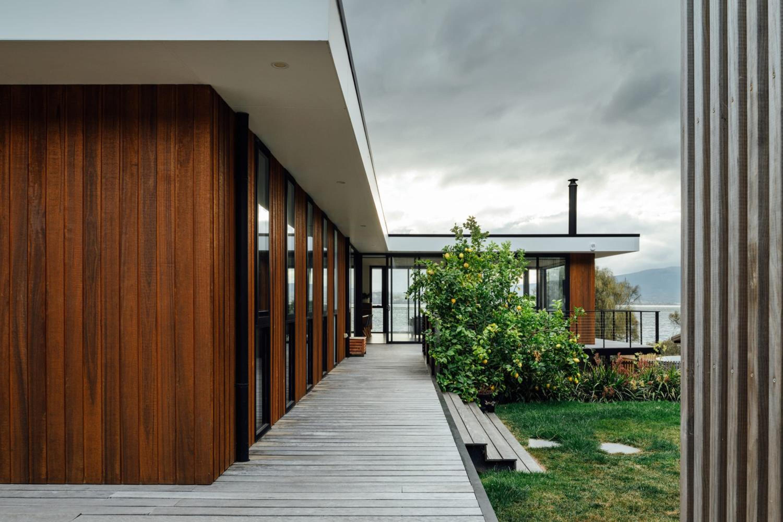 Blessington Beachside Retreat -38km to CBD