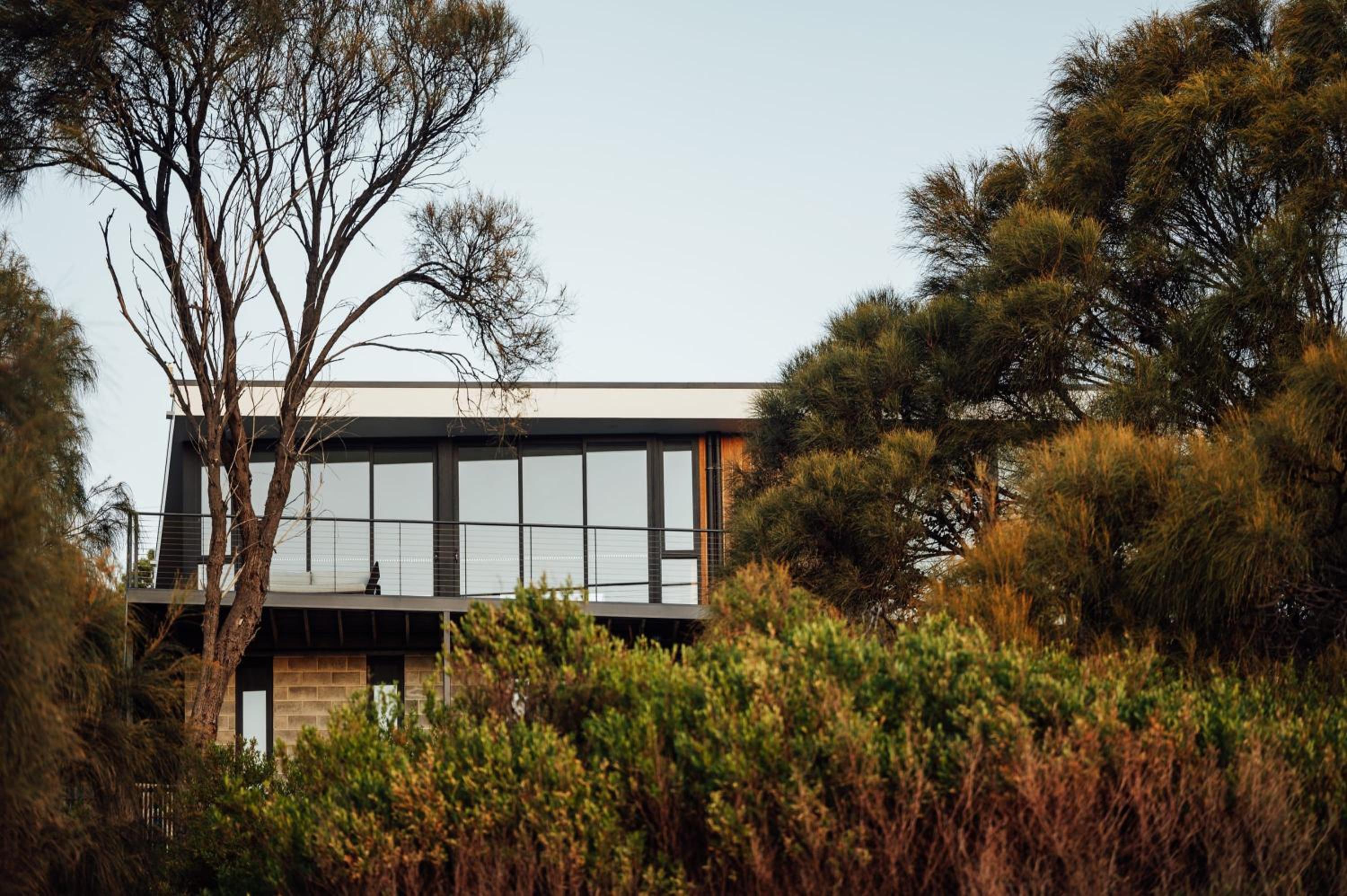 Blessington Beachside Retreat -38km to CBD