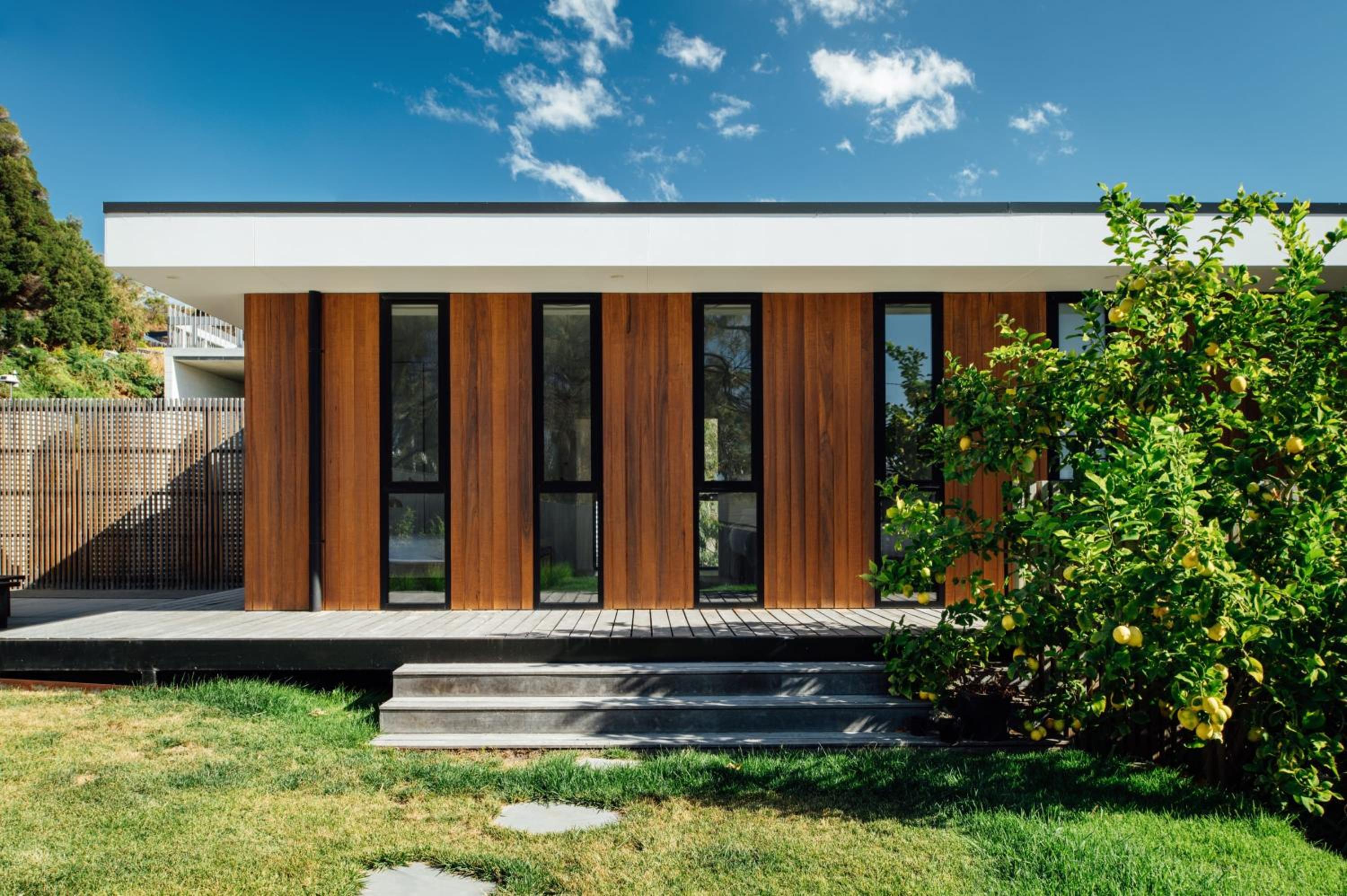 Blessington Beachside Retreat -38km to CBD