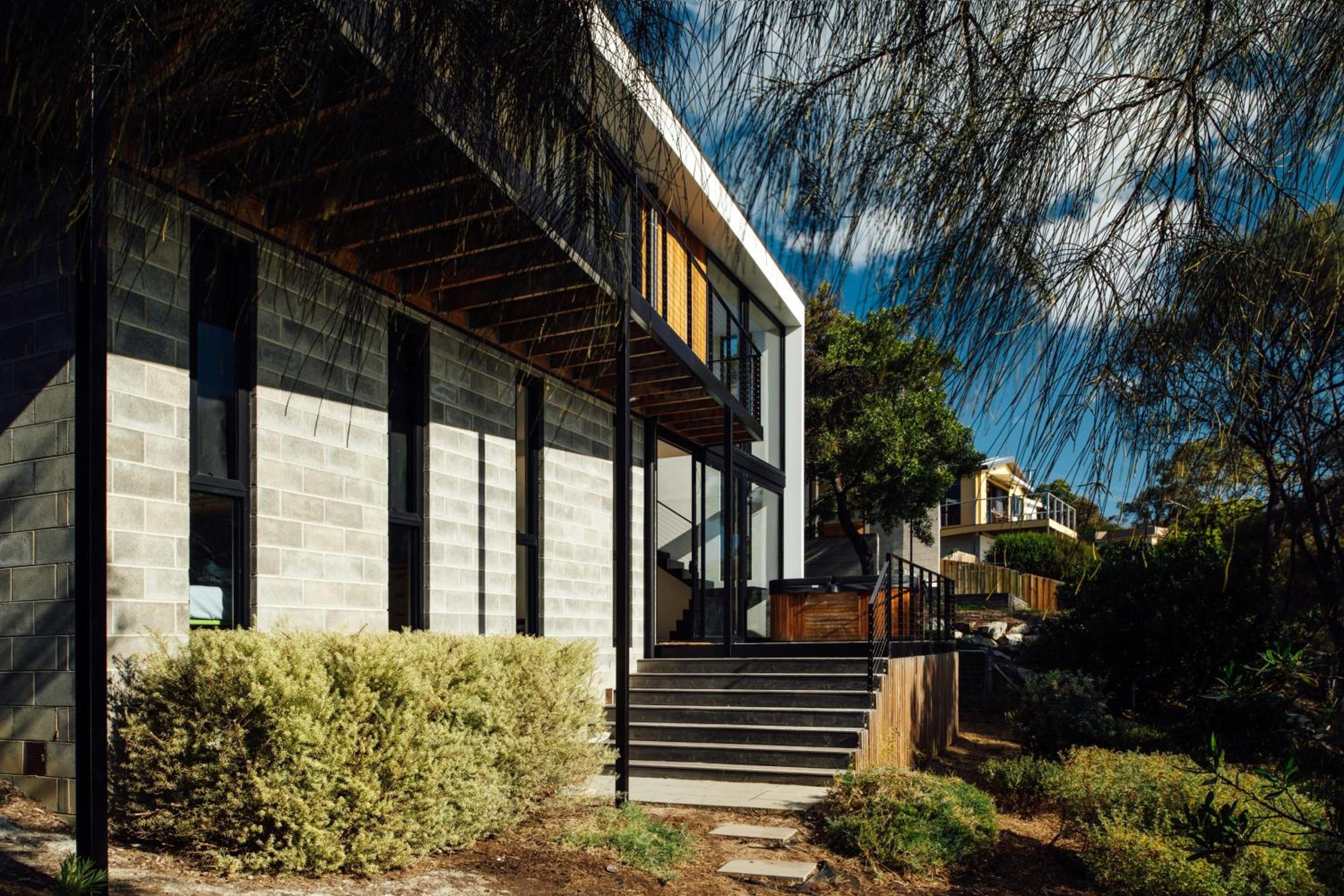 Blessington Beachside Retreat -38km to CBD