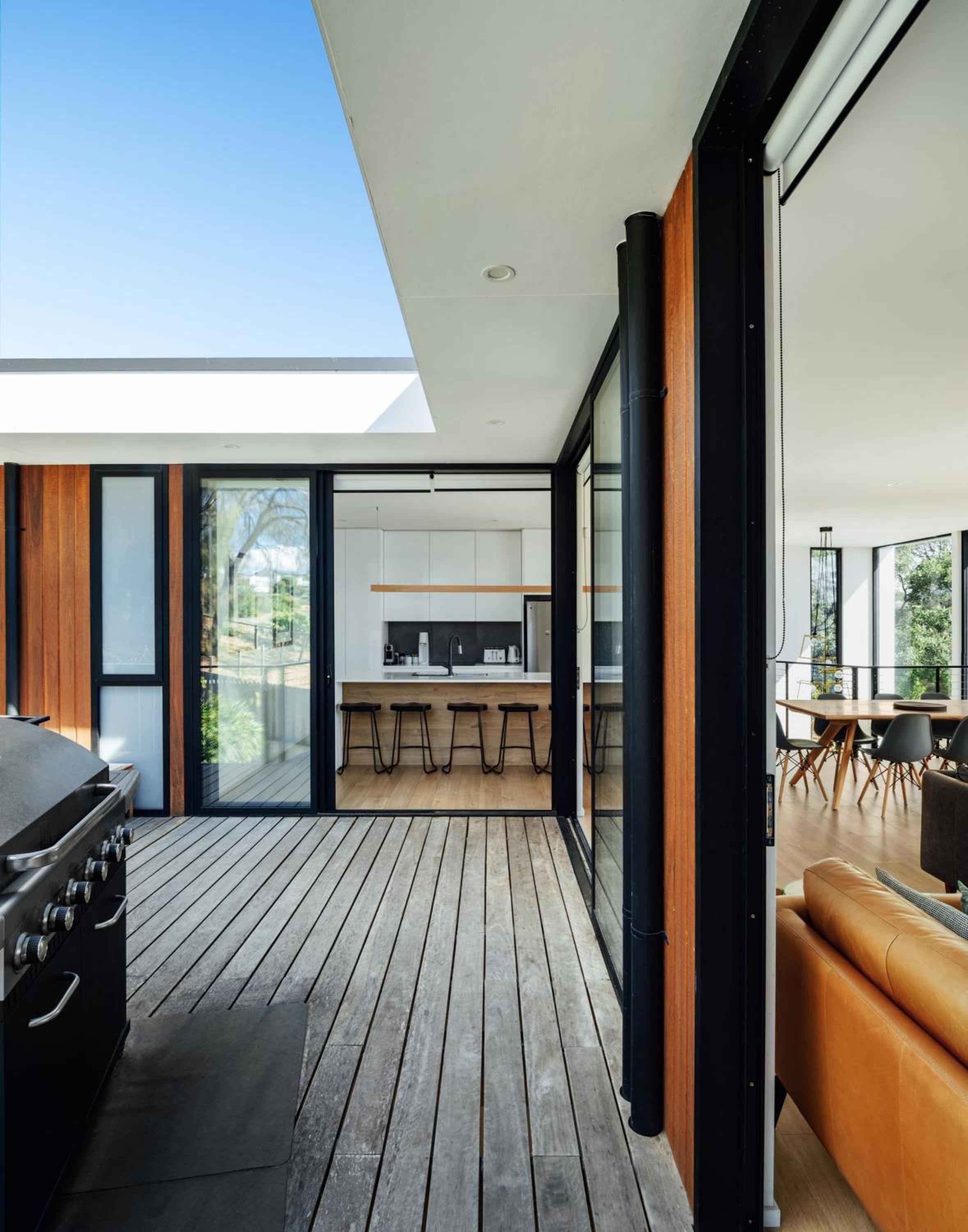 Blessington Beachside Retreat -38km to CBD