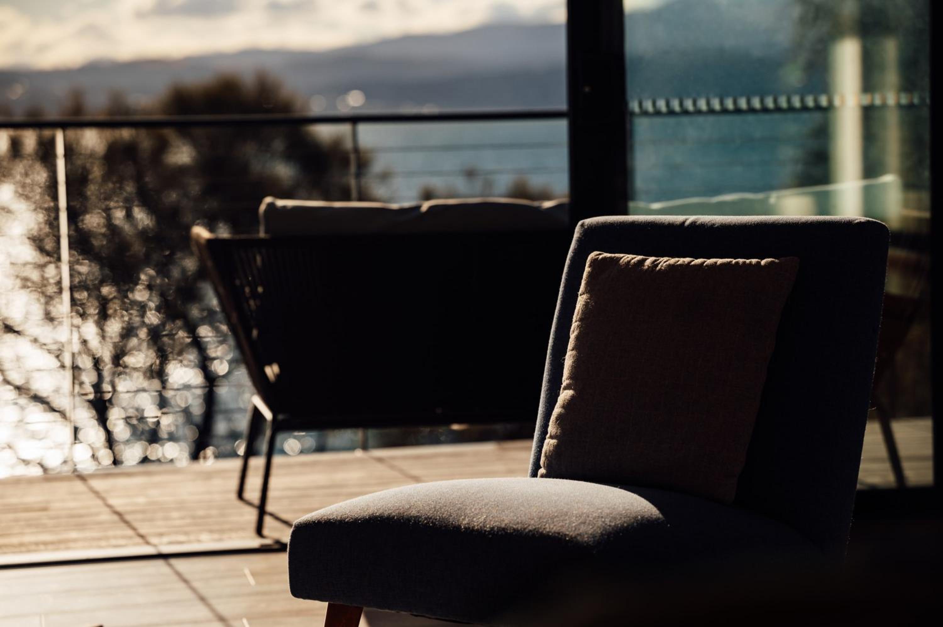 Blessington Beachside Retreat -38km to CBD