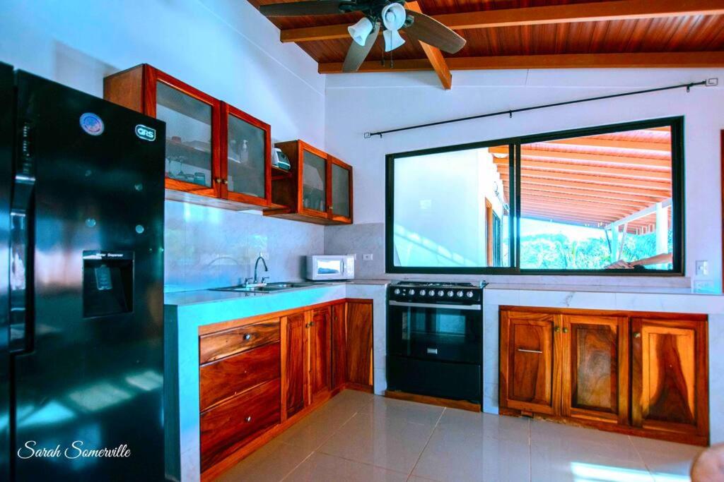 Gorgeous, LARGE, peaceful! Perfect location!