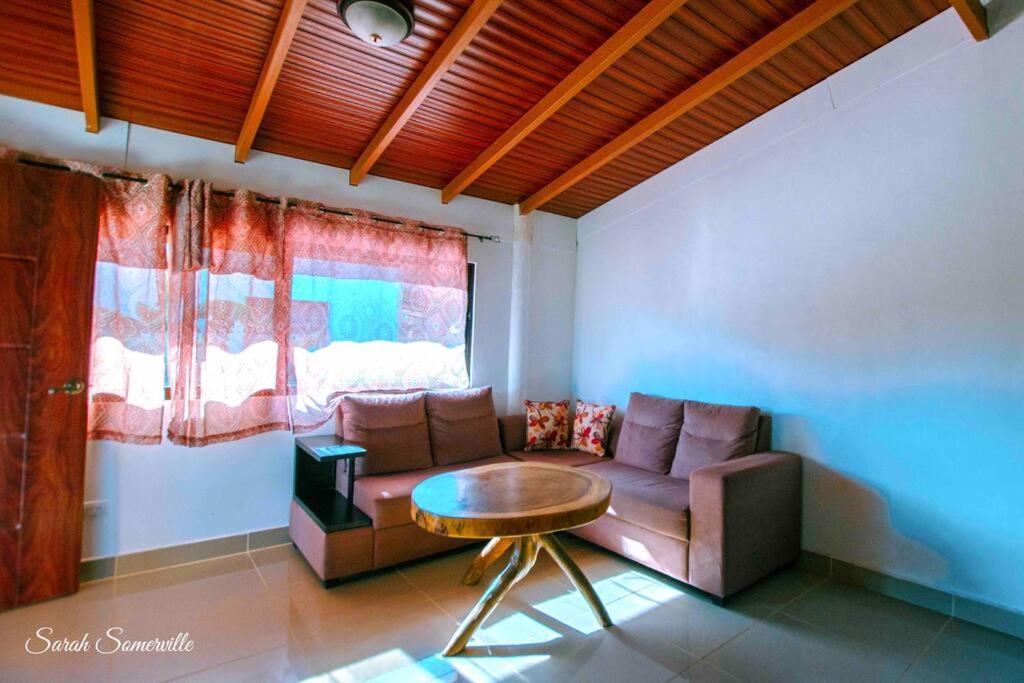 Gorgeous, LARGE, peaceful! Perfect location!