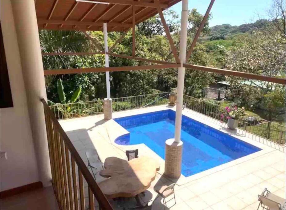 Gorgeous, LARGE, peaceful! Perfect location!