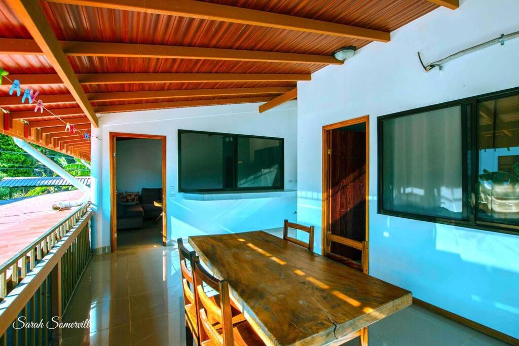 Gorgeous, LARGE, peaceful! Perfect location!