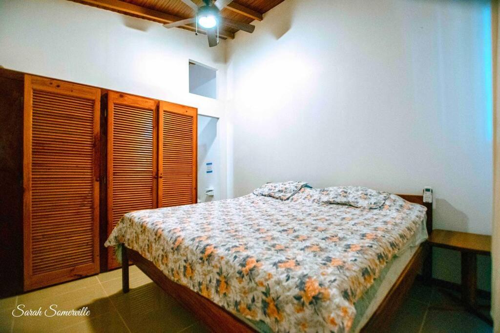 Gorgeous, LARGE, peaceful! Perfect location!