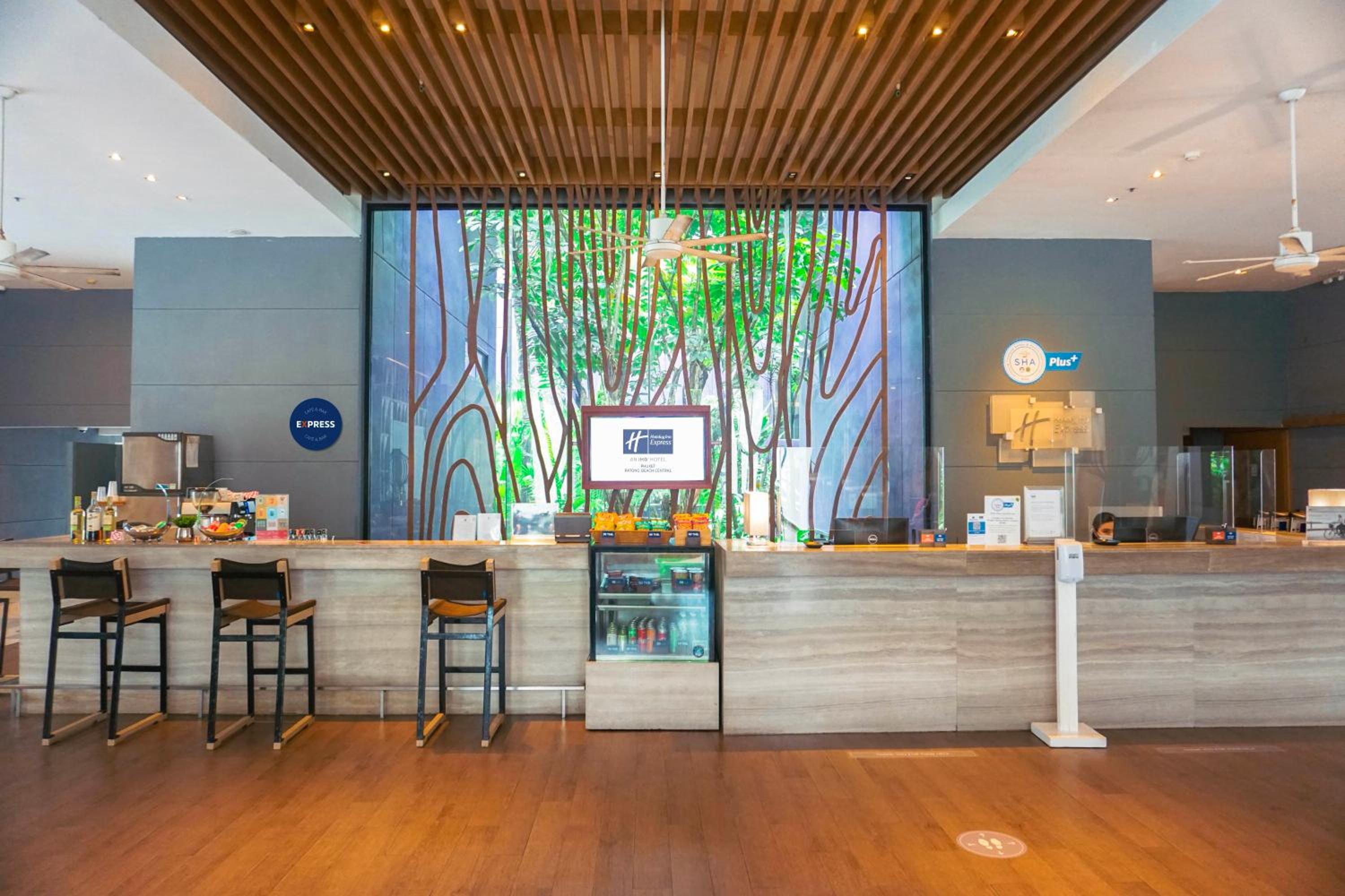 Holiday Inn Express Phuket Patong Beach Central by IHG