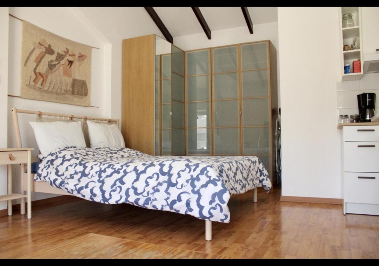Studio Room Ensuite by the Beach, Entire Independent Unit