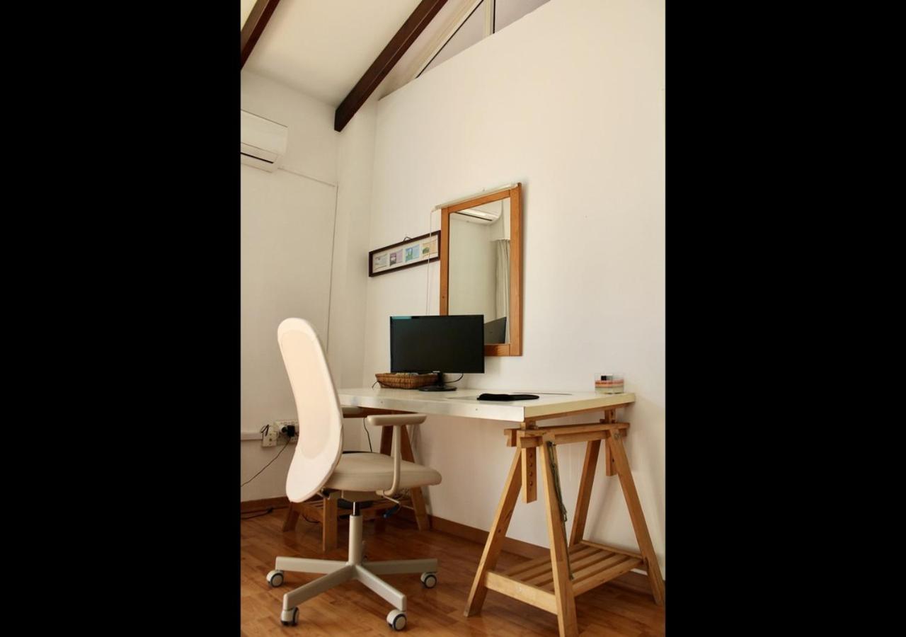 Studio Room Ensuite by the Beach, Entire Independent Unit
