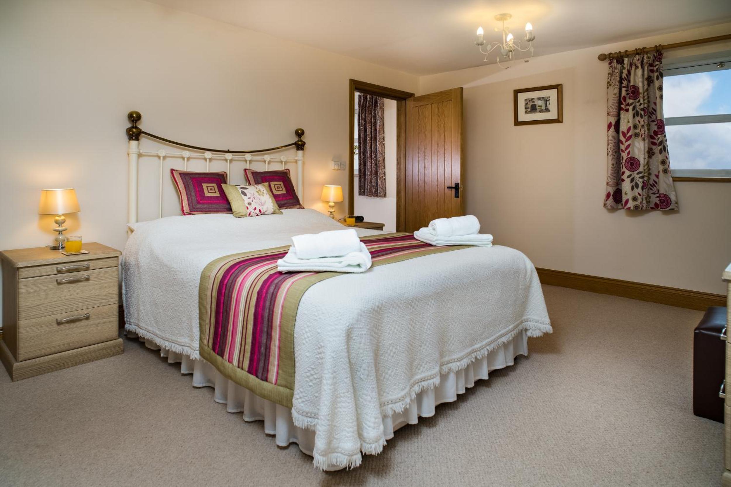 Hirwaun Cottage Cenarth view 3