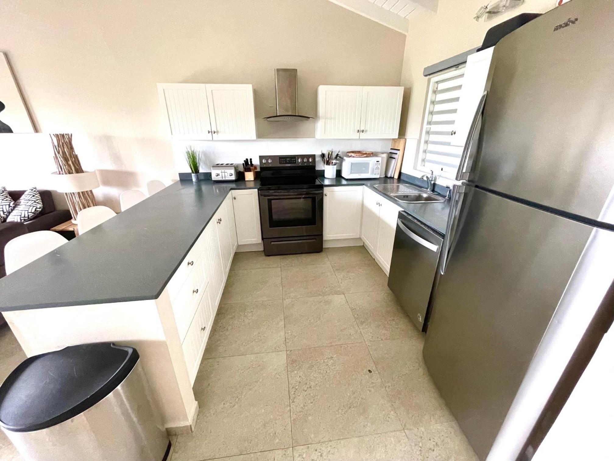 New* Tropical Modern Townhouse in SXM view 4